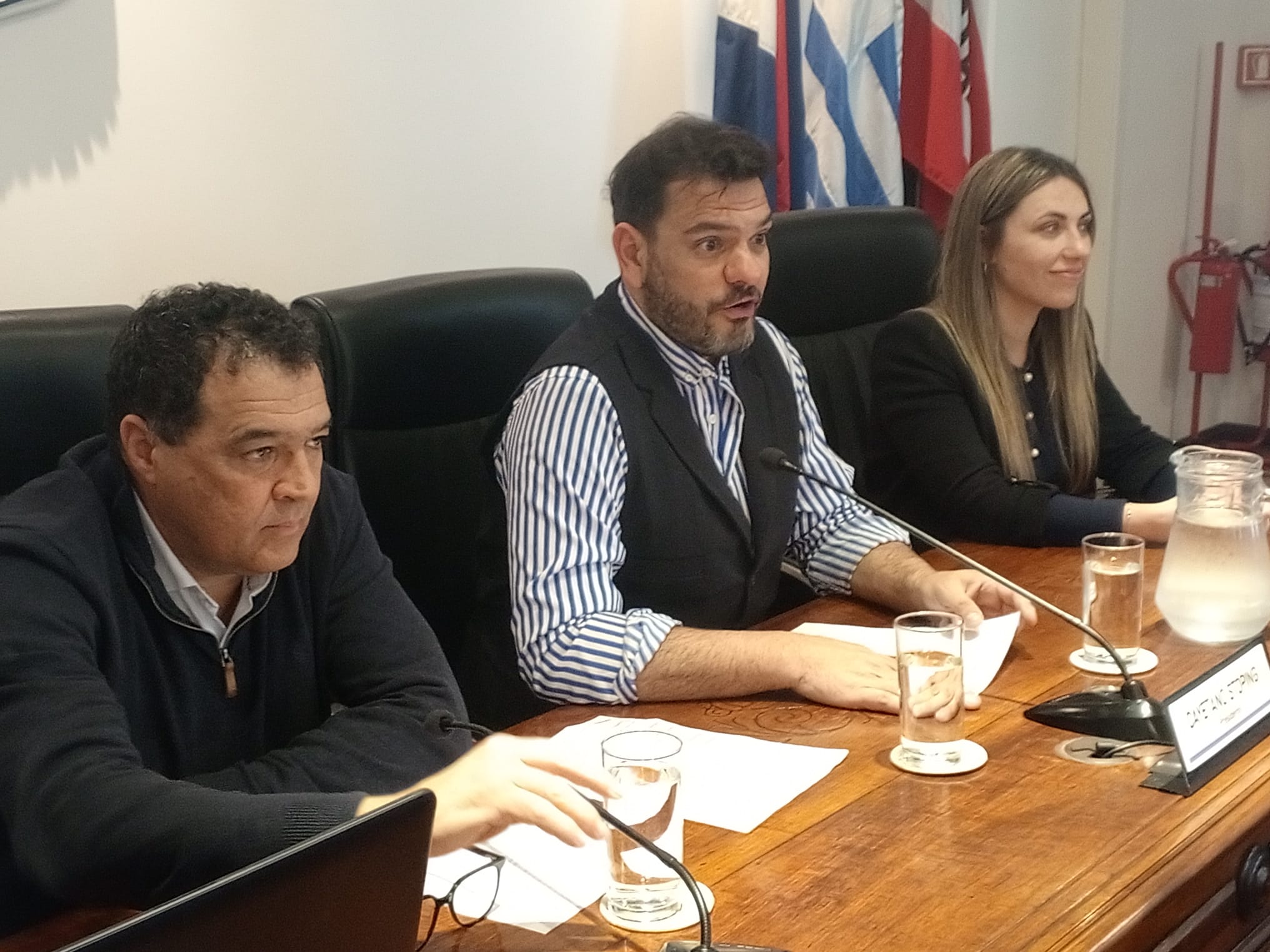 Jornada_Edil_por_un_día_recibió_a_27_jóvenes_de_Casupá_en_la_Junta_Departamental_3.jpeg