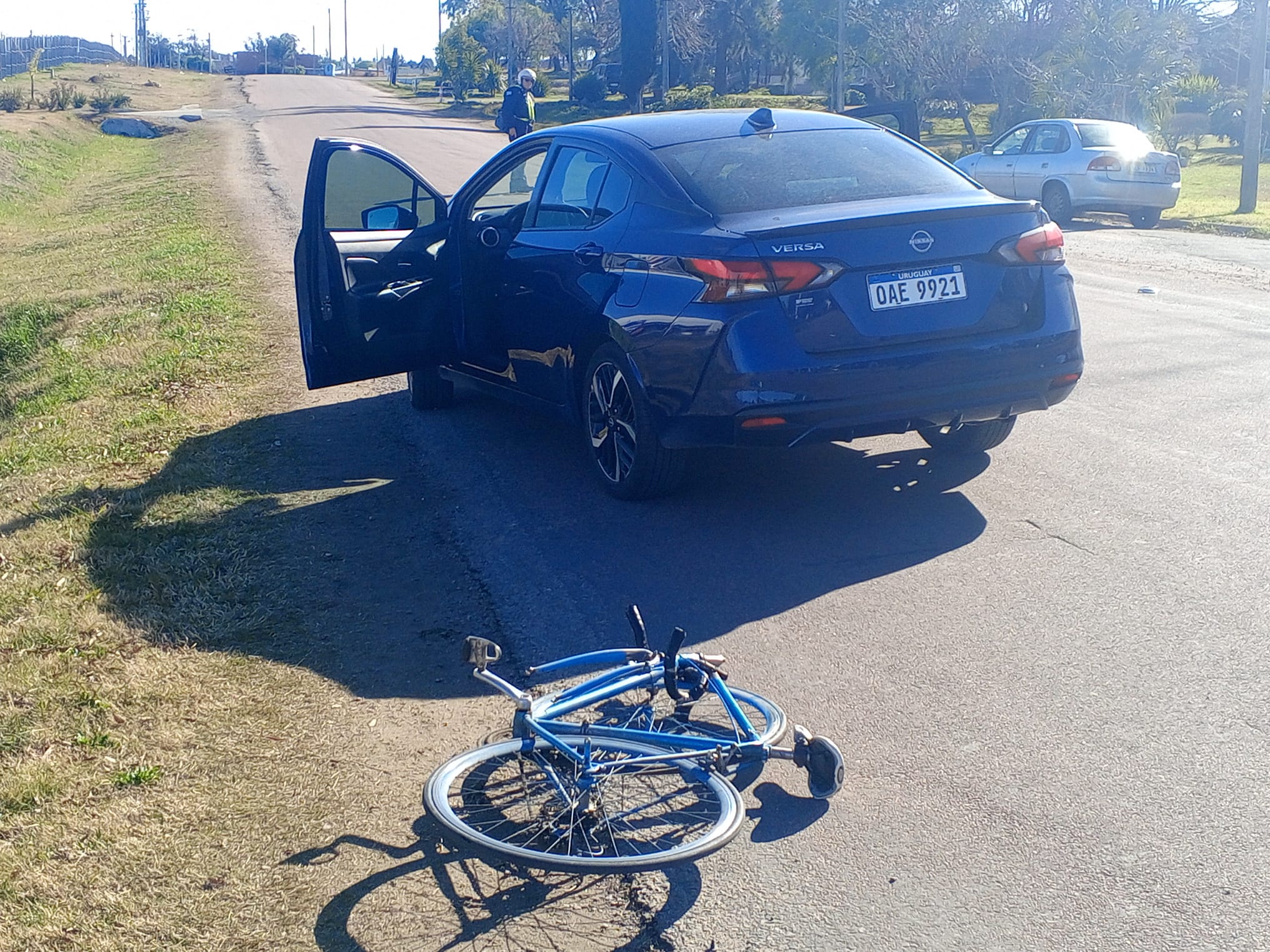 Joven_ciclista_impactó_contra_un_auto_en_24_de_Abril_y_Heber_Usher.jpeg