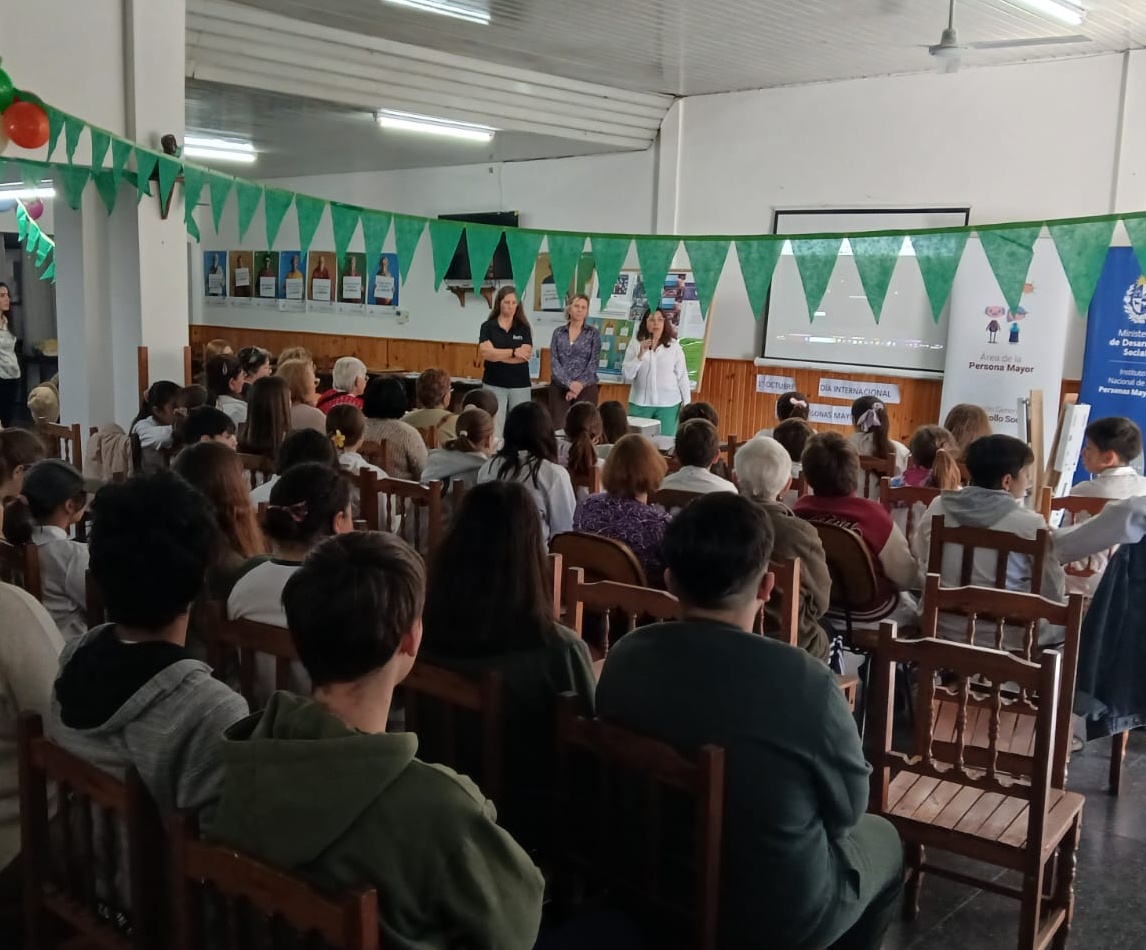 Actividad en Sarandí por el mes de las personas mayores
