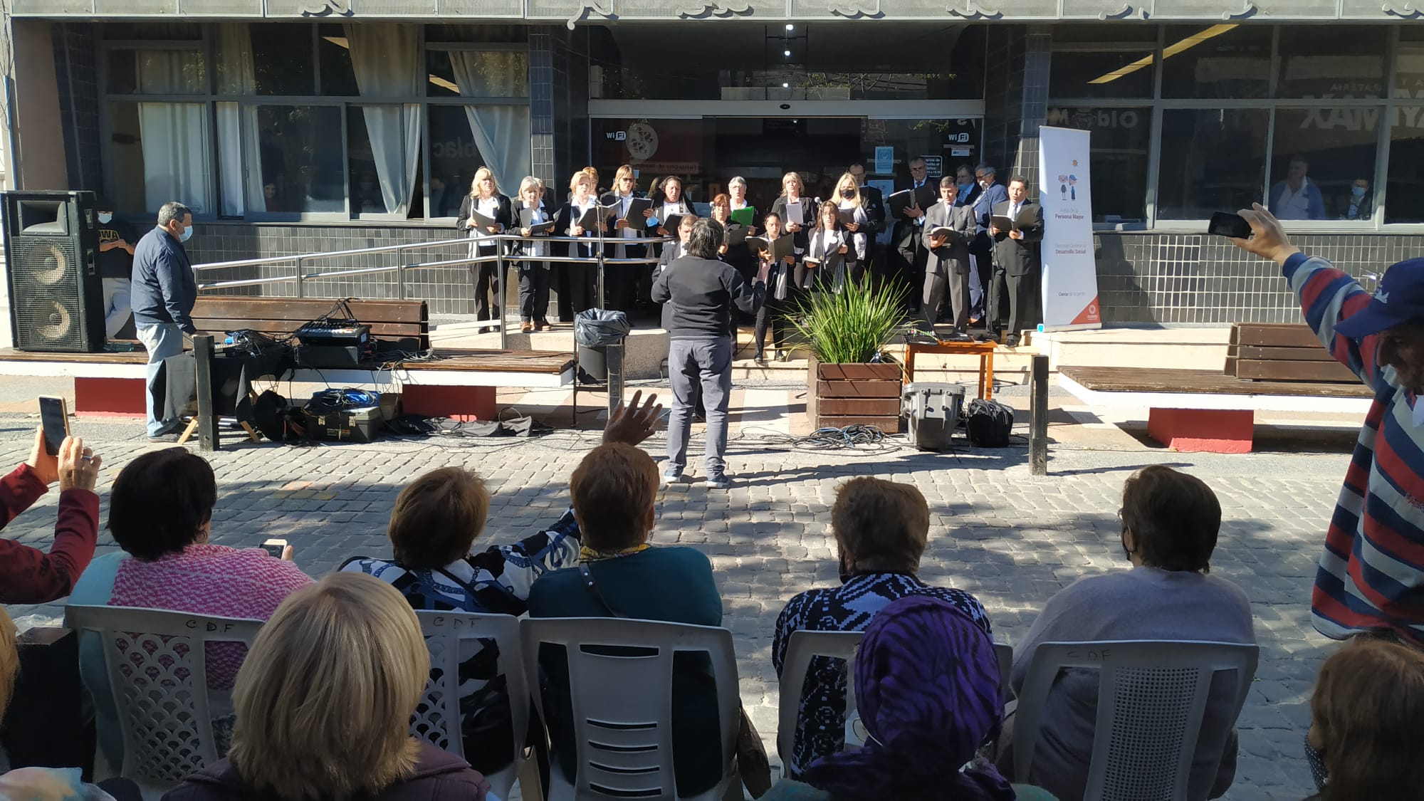 Actividad intergeneracional por el Día Internacional de la Persona Mayor 3