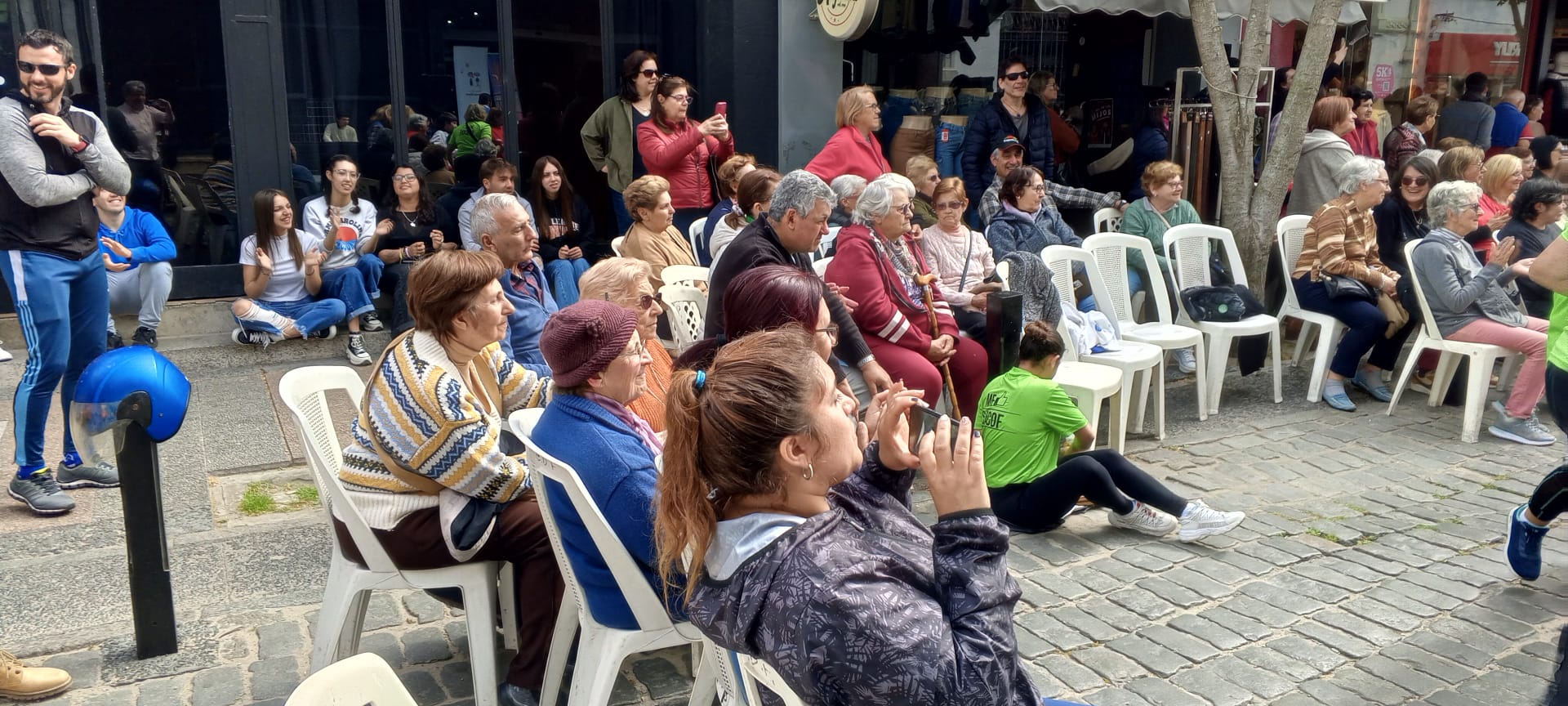 Actividad recreativa por el Día Internacional de las Personas Mayores