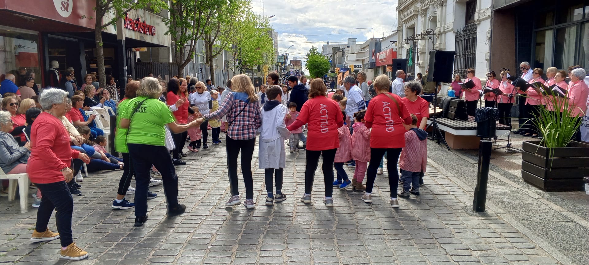 Actividad recreativa por el Día Internacional de las Personas Mayores 2