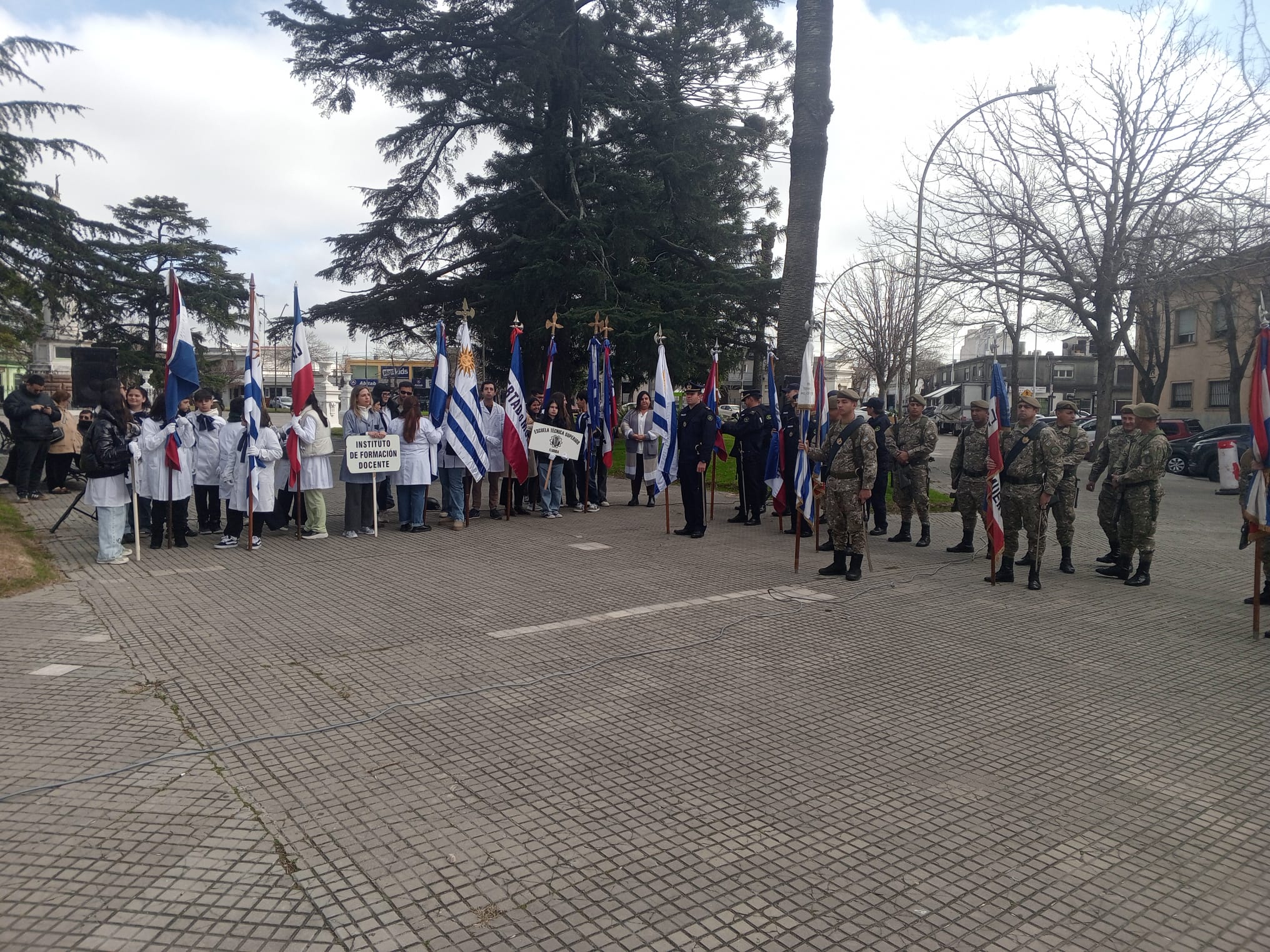 Acto en Plaza Asamblea por el 169 años de la creación del departamento de Florida 4