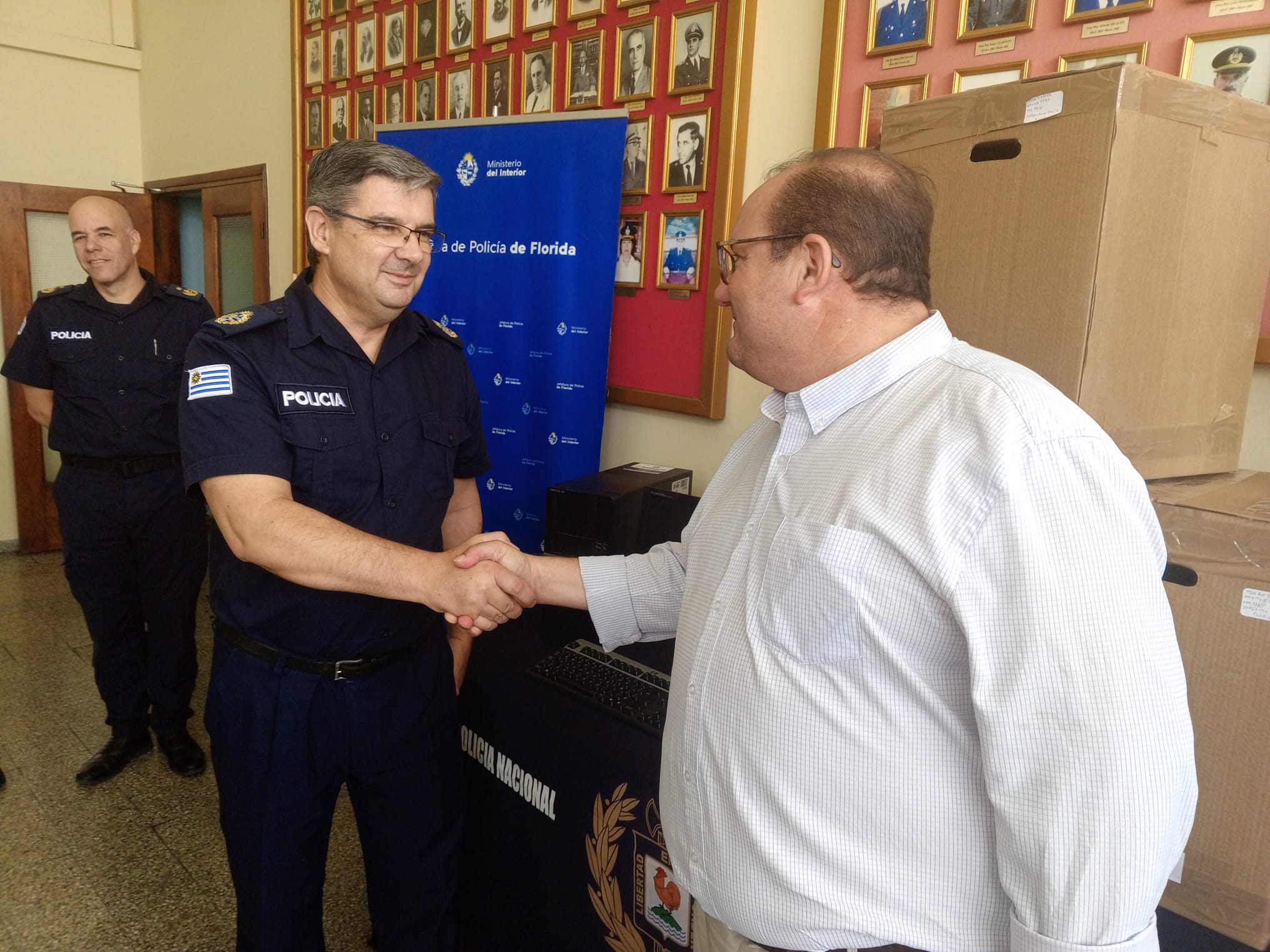 Antel donó equipos informáticos a la Jefatura de Policía y encendió nueva radiobase en San Gerónimo 2