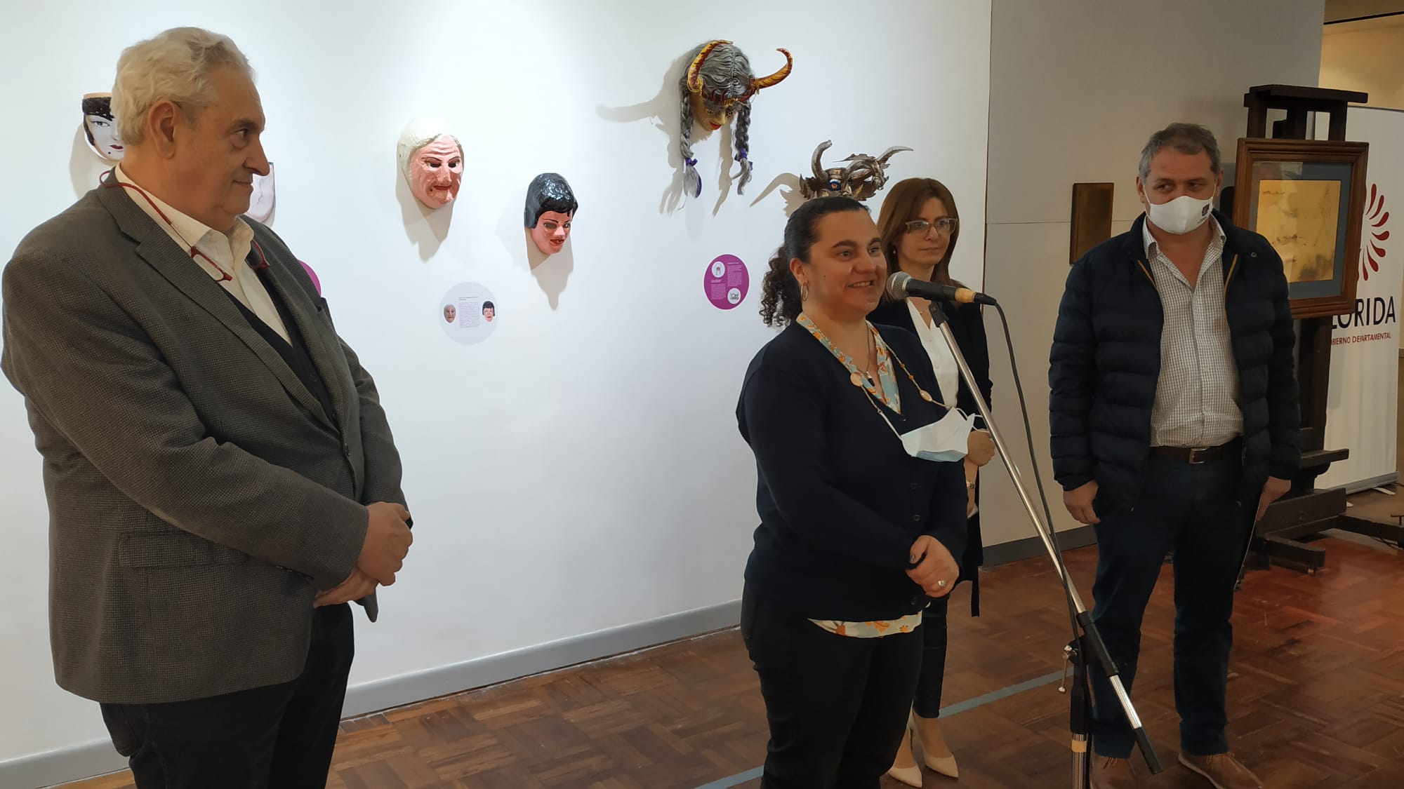 Apertura de muestra de máscaras ROSTROSFEMENINOS en el CCF. 2