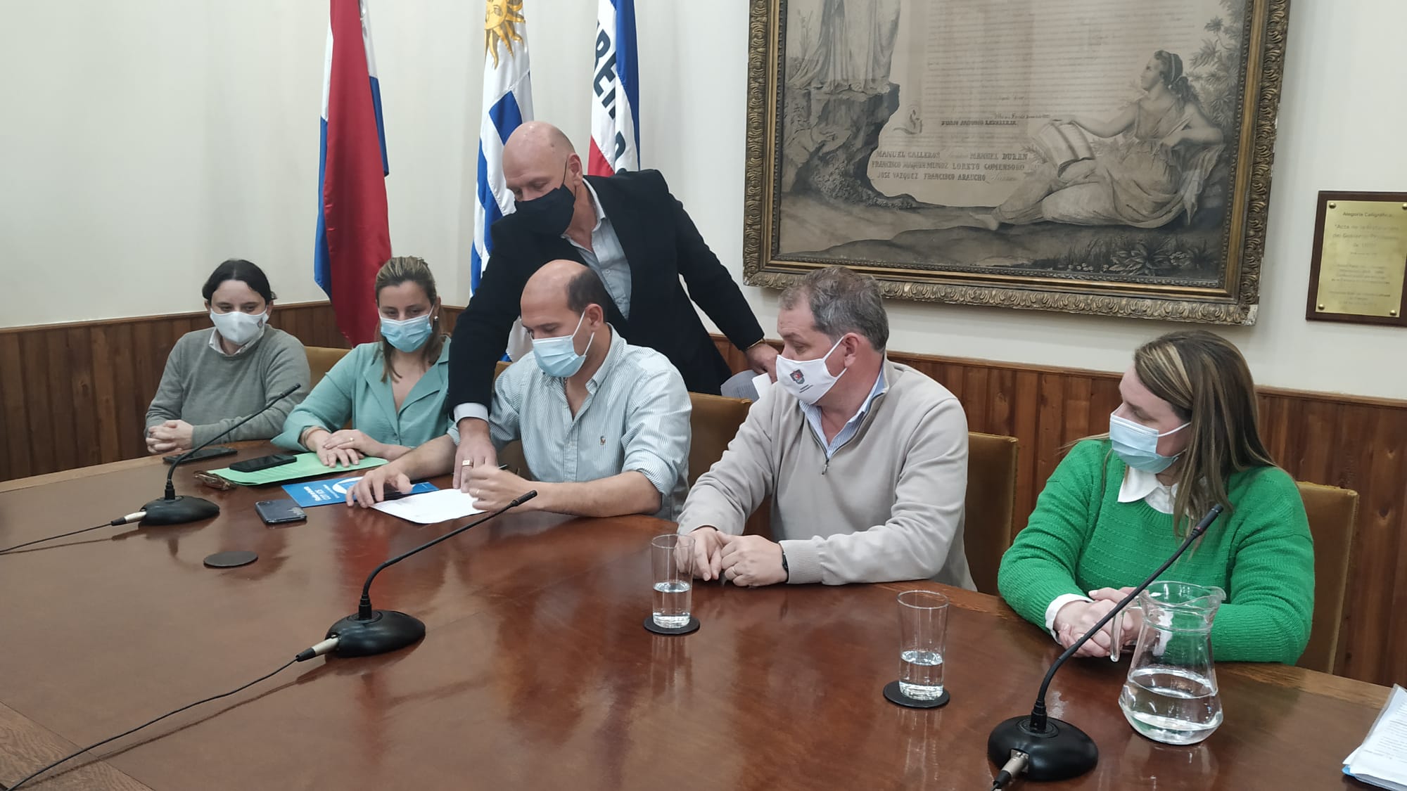 Apoyo a emprendedores MIDES e Intendencia firmaron convenio