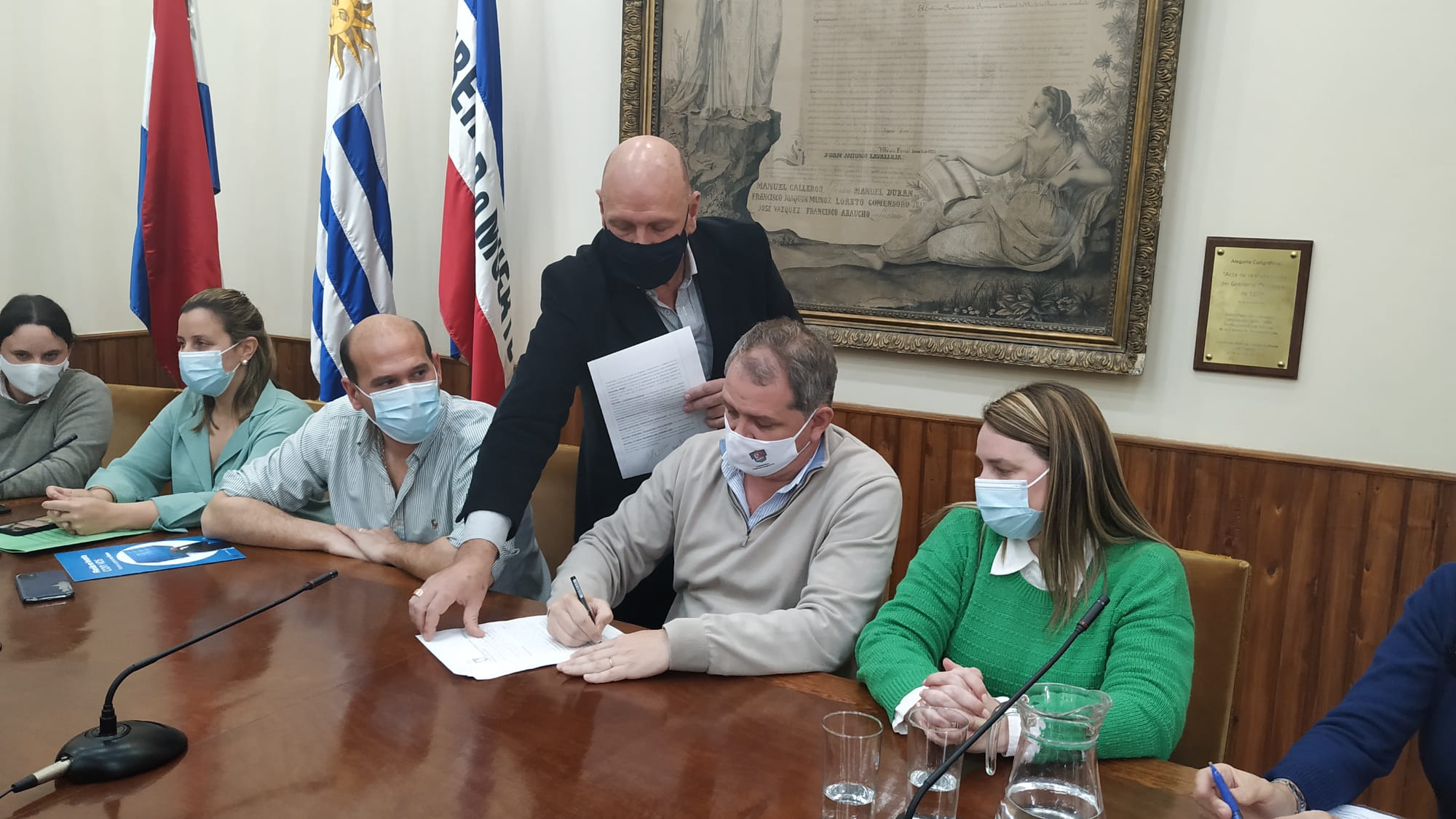 Apoyo a emprendedores MIDES e Intendencia firmaron convenio 2