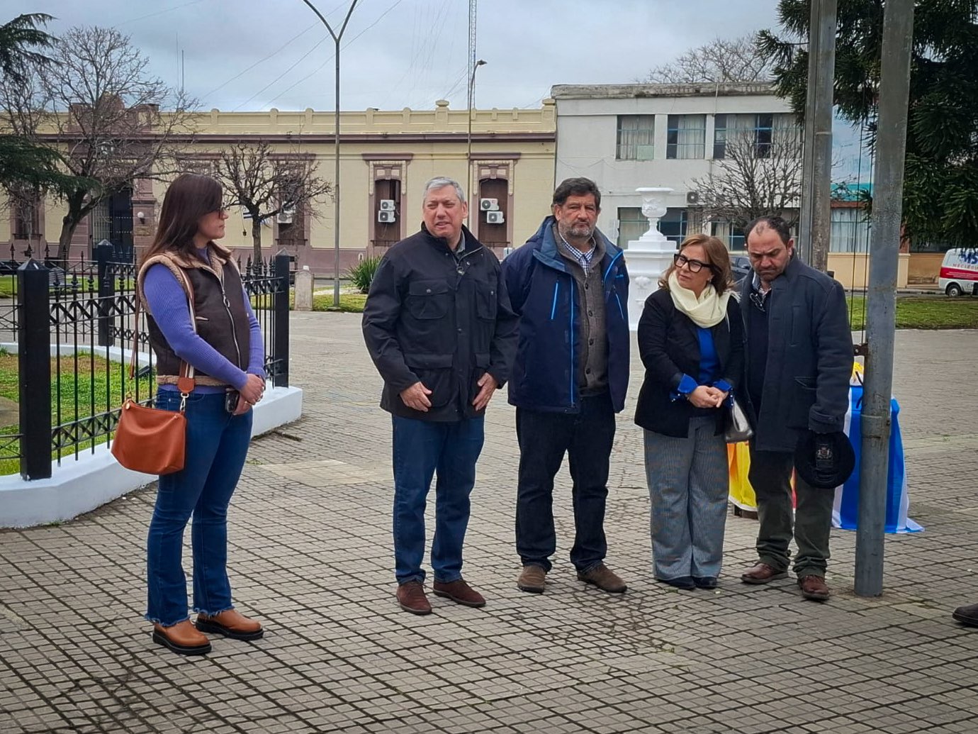Asociación Española de Florida colocó placa en la Plaza Asamblea 2