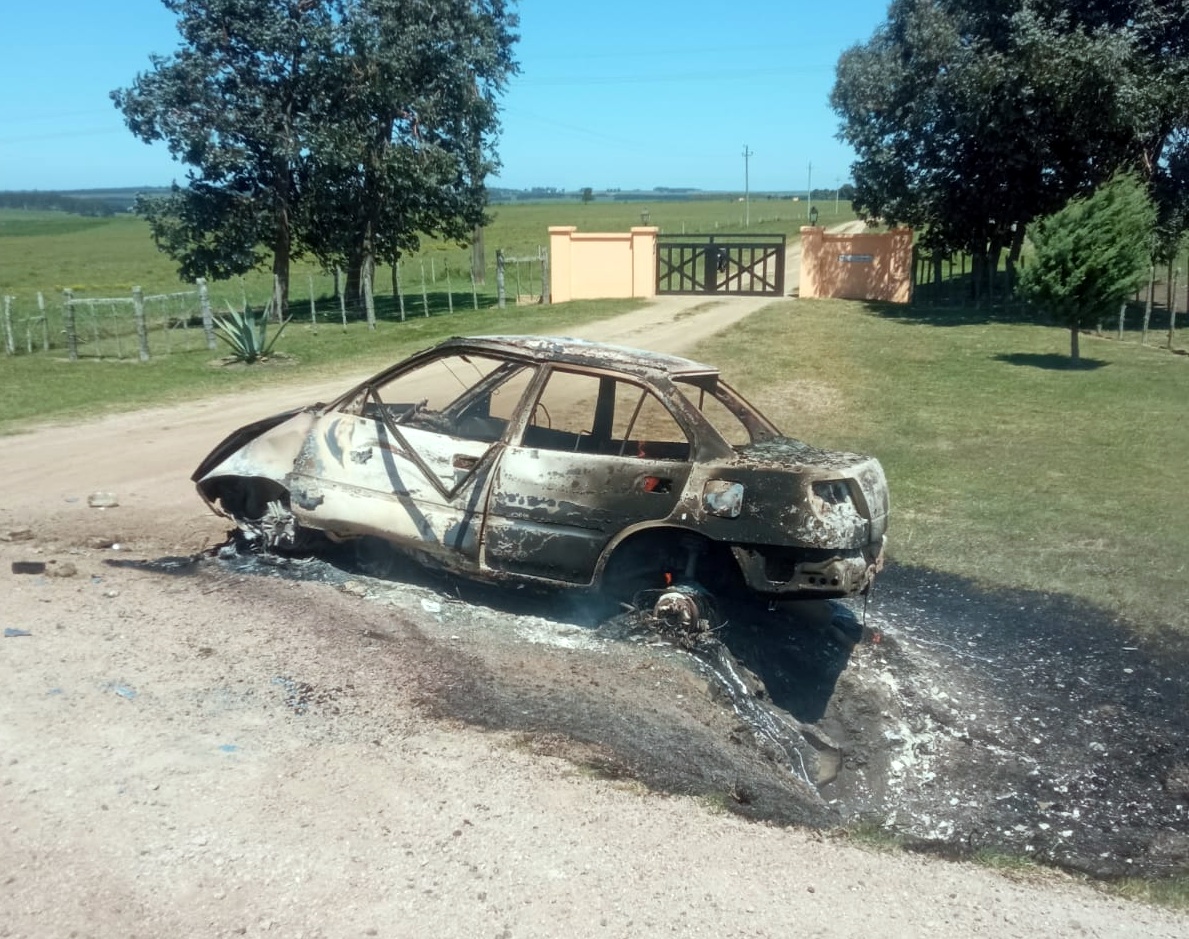 Auto se prendió fuego tras choque en ruta 56 2