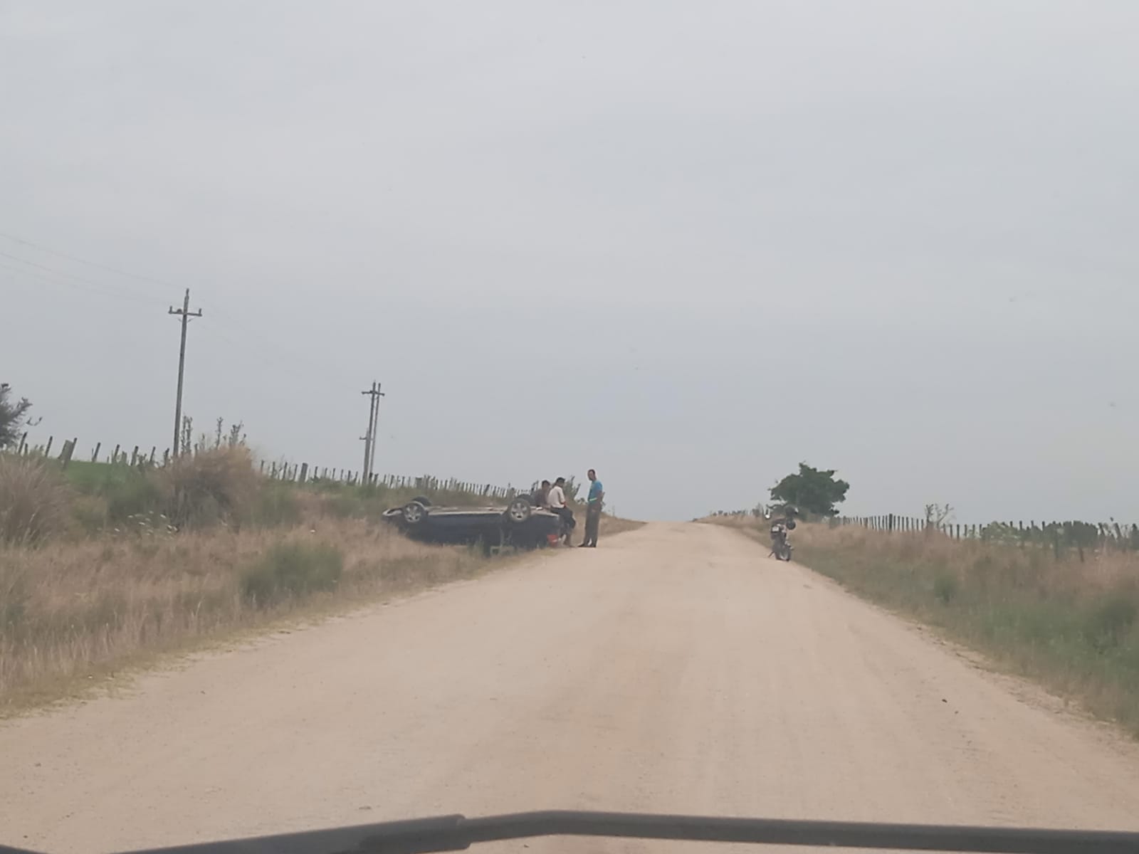 Auto volcó en Paso Candil