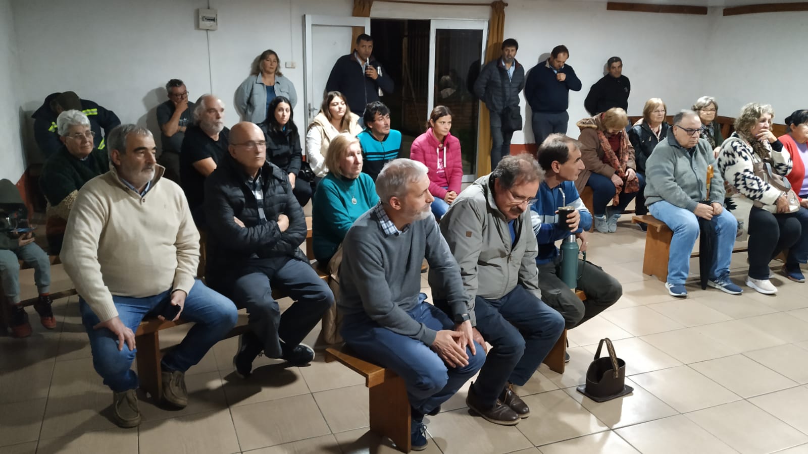 Autoridades del gobierno departamental se reunieron con vecinos de los barrios Floridablanca Hipódromo y Seminario. 3