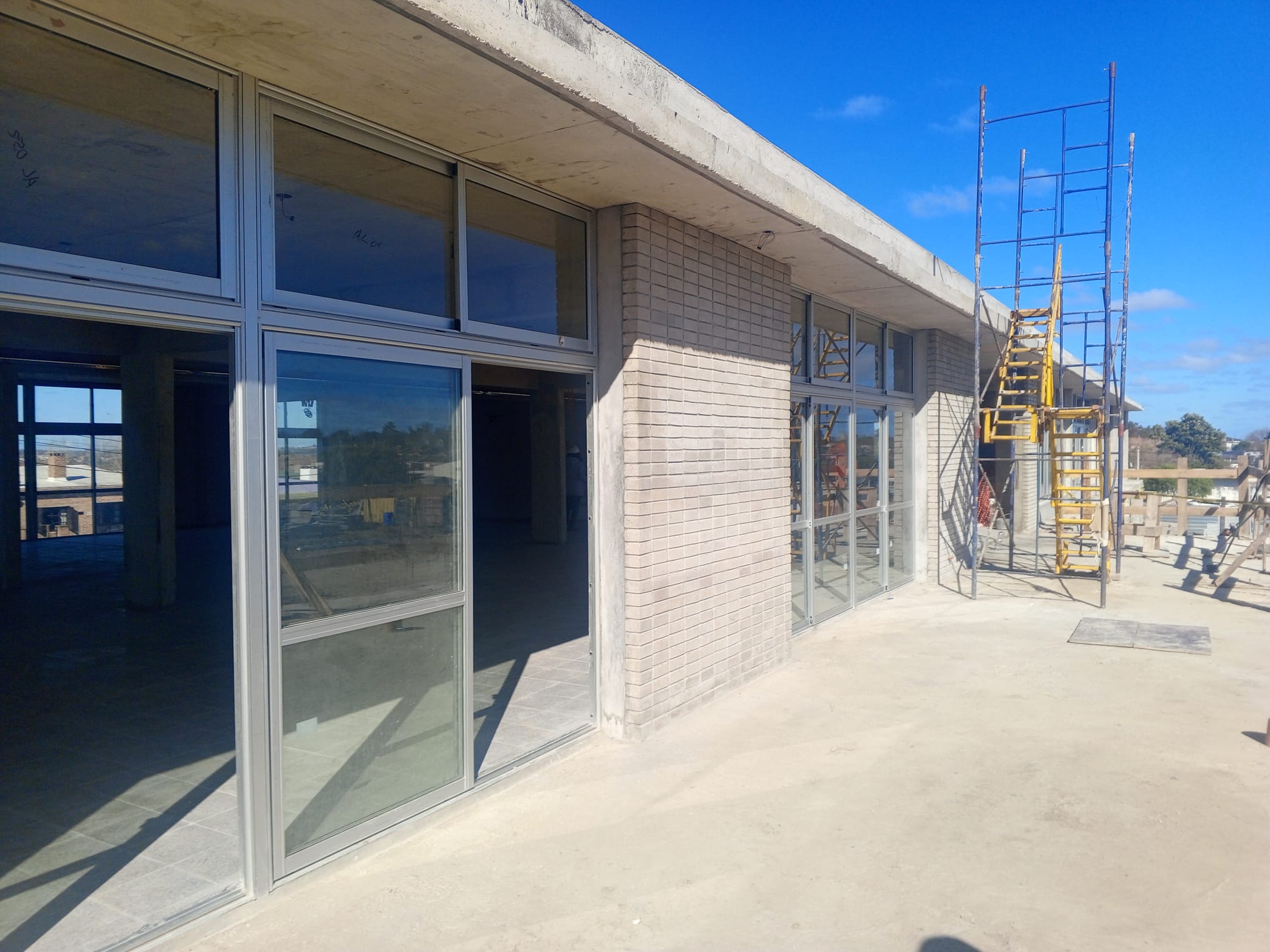Autoridades recorrieron obras de la nueva Escuela Técnica de Florida 2