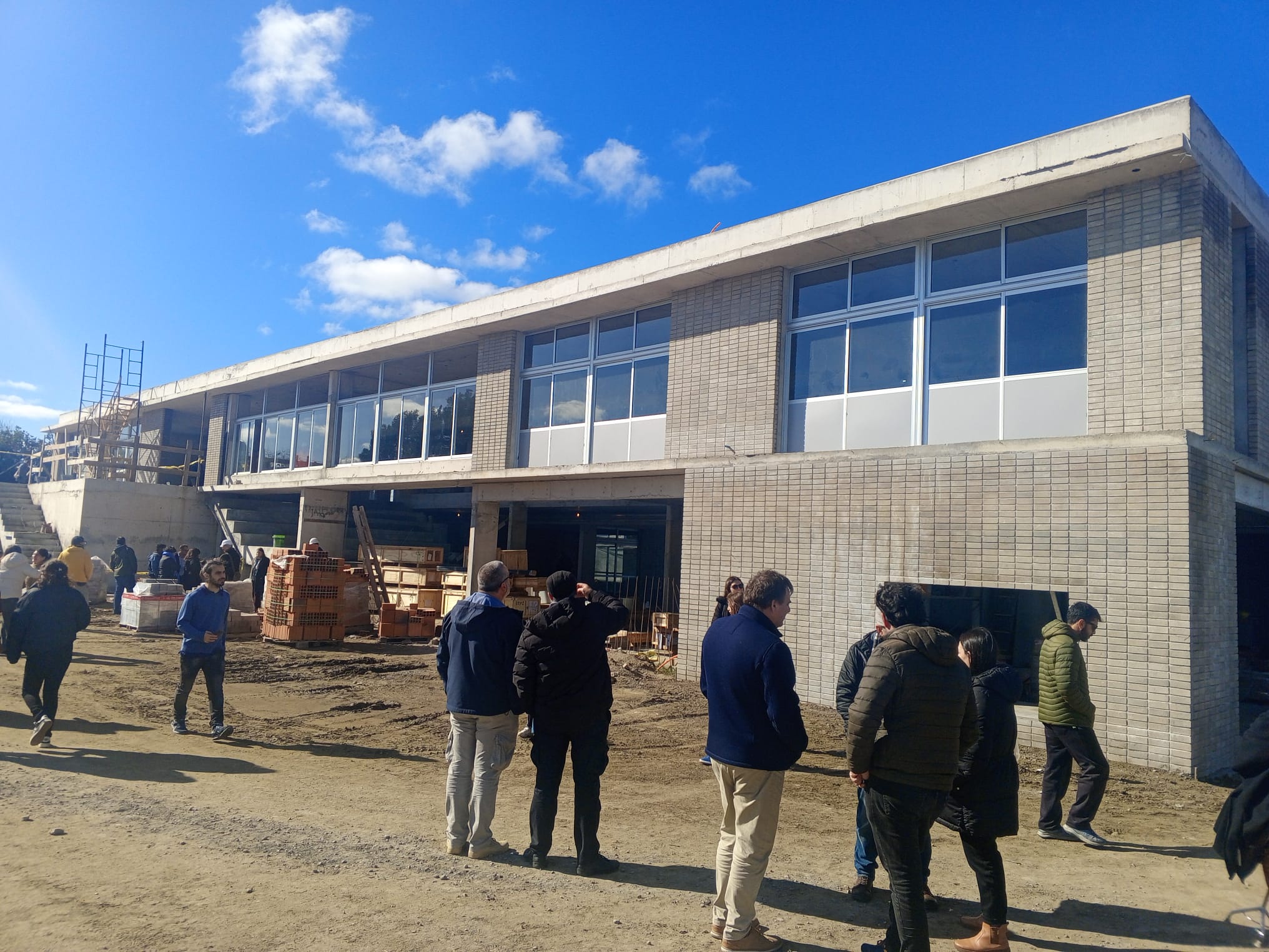 Autoridades recorrieron obras de la nueva Escuela Técnica de Florida 3