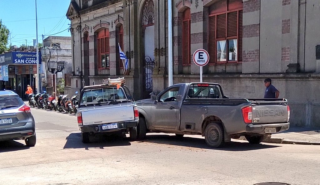 CHOQUE CAMIONETAS EN BARREIRO Y FERNANDEZ1
