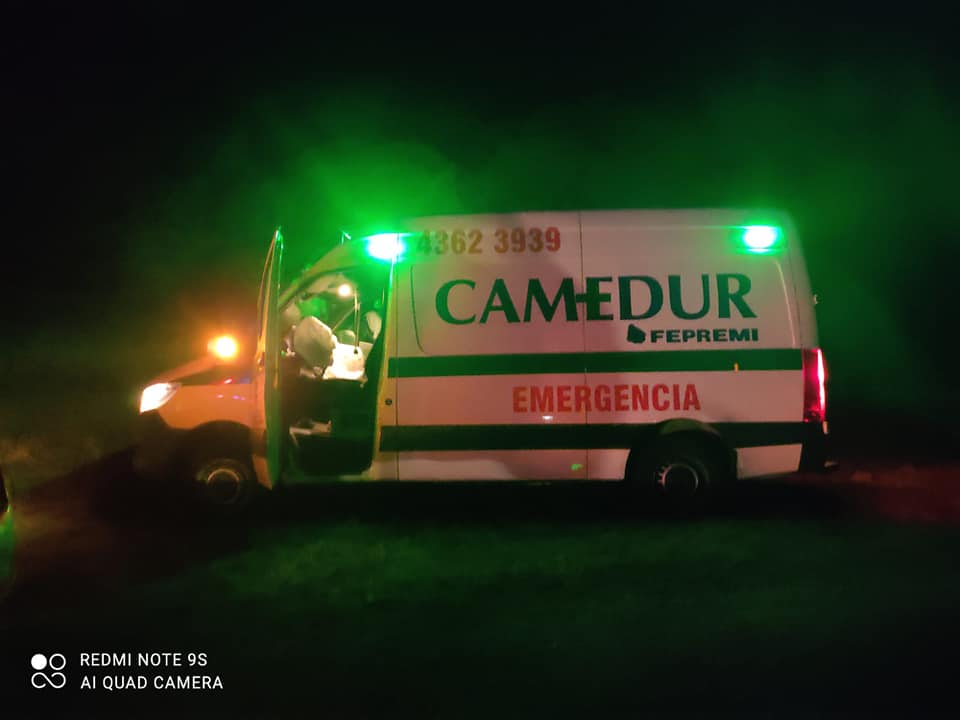 Camión que se dirigía a Florida perdió una rueda e impactó contra Ambulancia de CAMEDUR