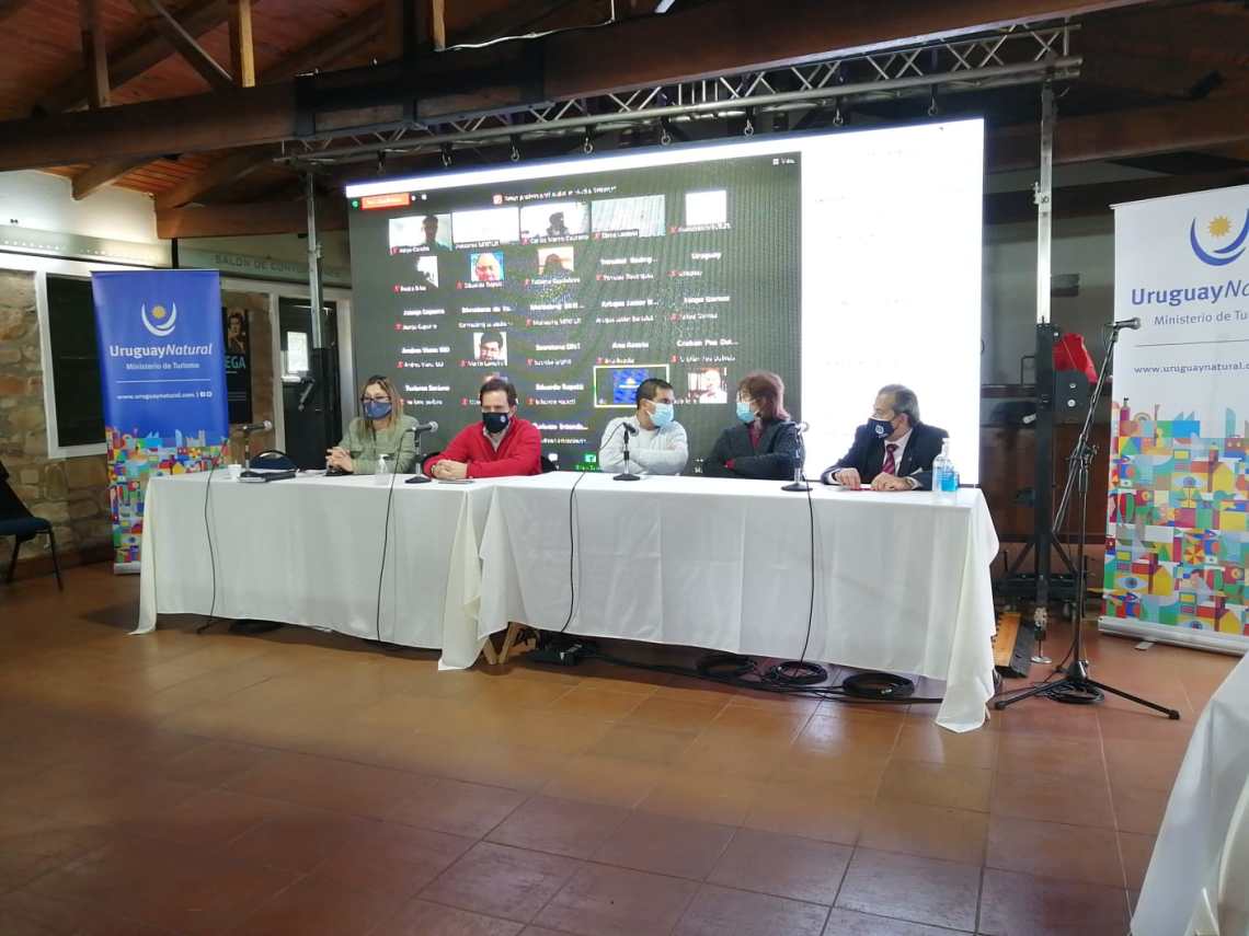 Carmen Passarella participó de reunión de Directores de Turismo con la presencia del Ministro Cardosojpeg
