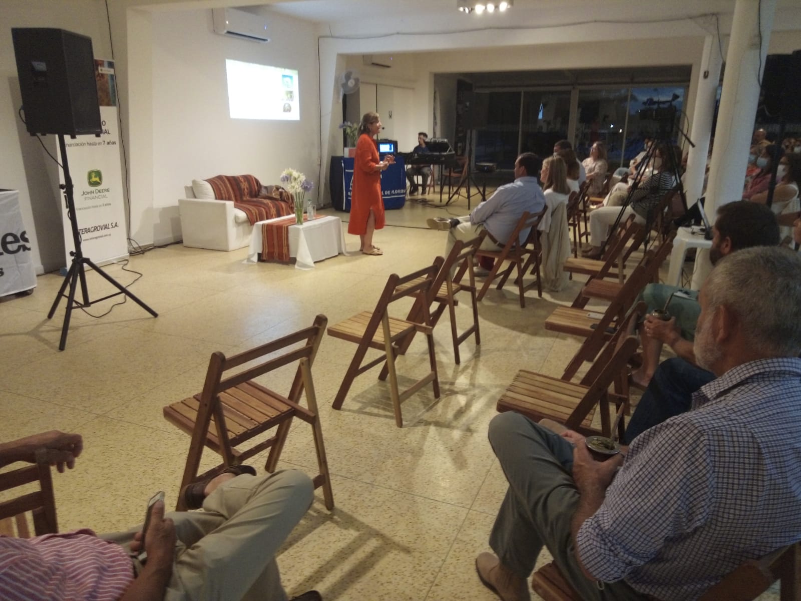 Charla en la ARF a cargo de la Psicóloga María José Solerjpg