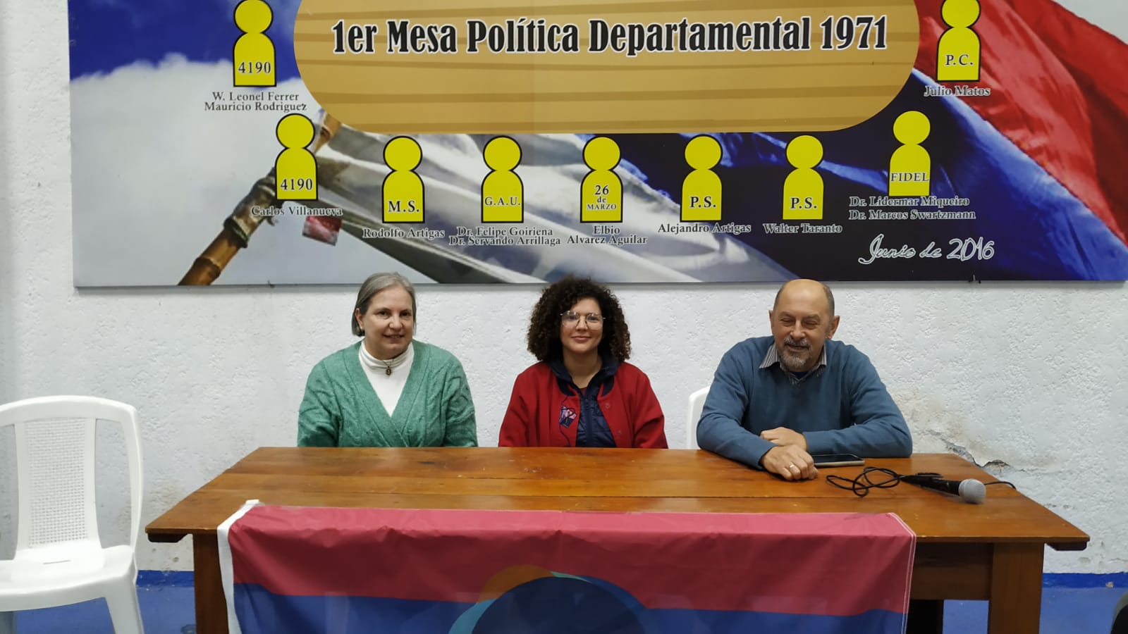 Charla sobre emergencia hídrica en el local del Frente Amplio