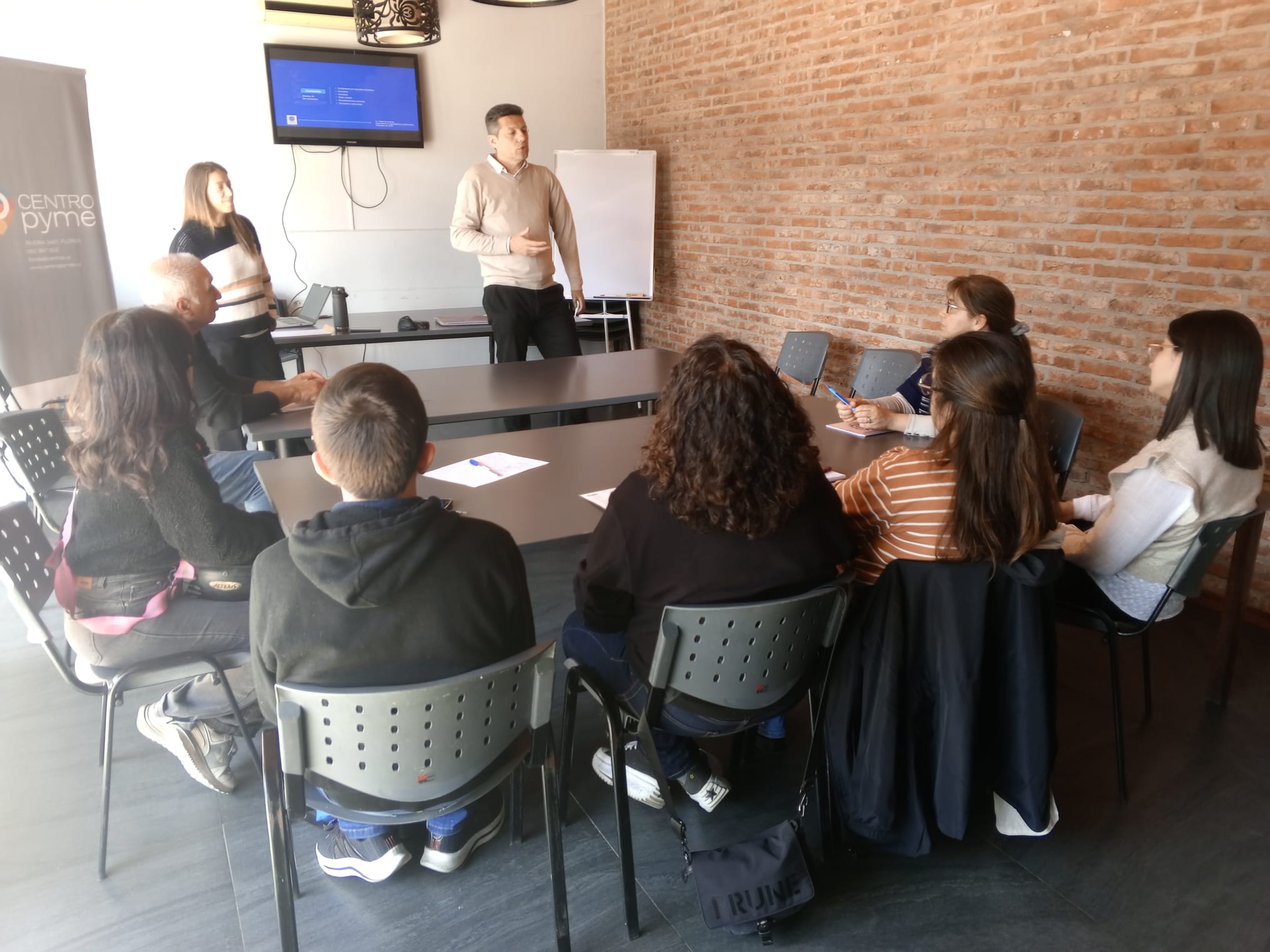 Charla sobre redes y ciberseguridad en el Centro Comercialjpeg