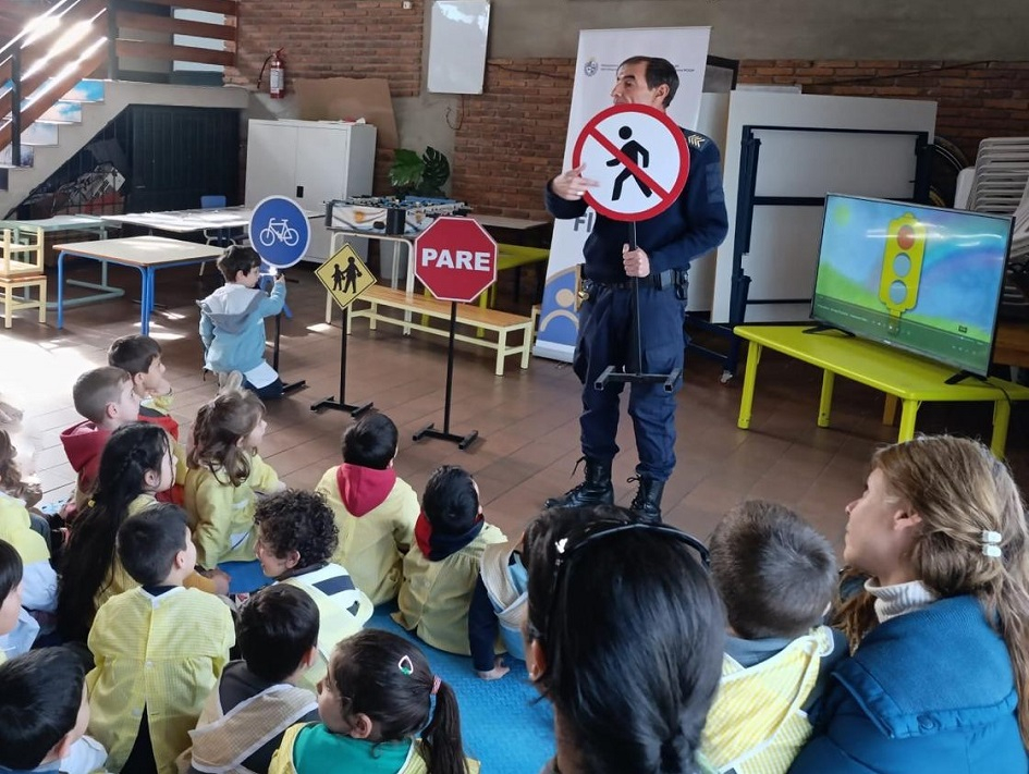 Charla sobre seguridad vial en Escuela Nº4