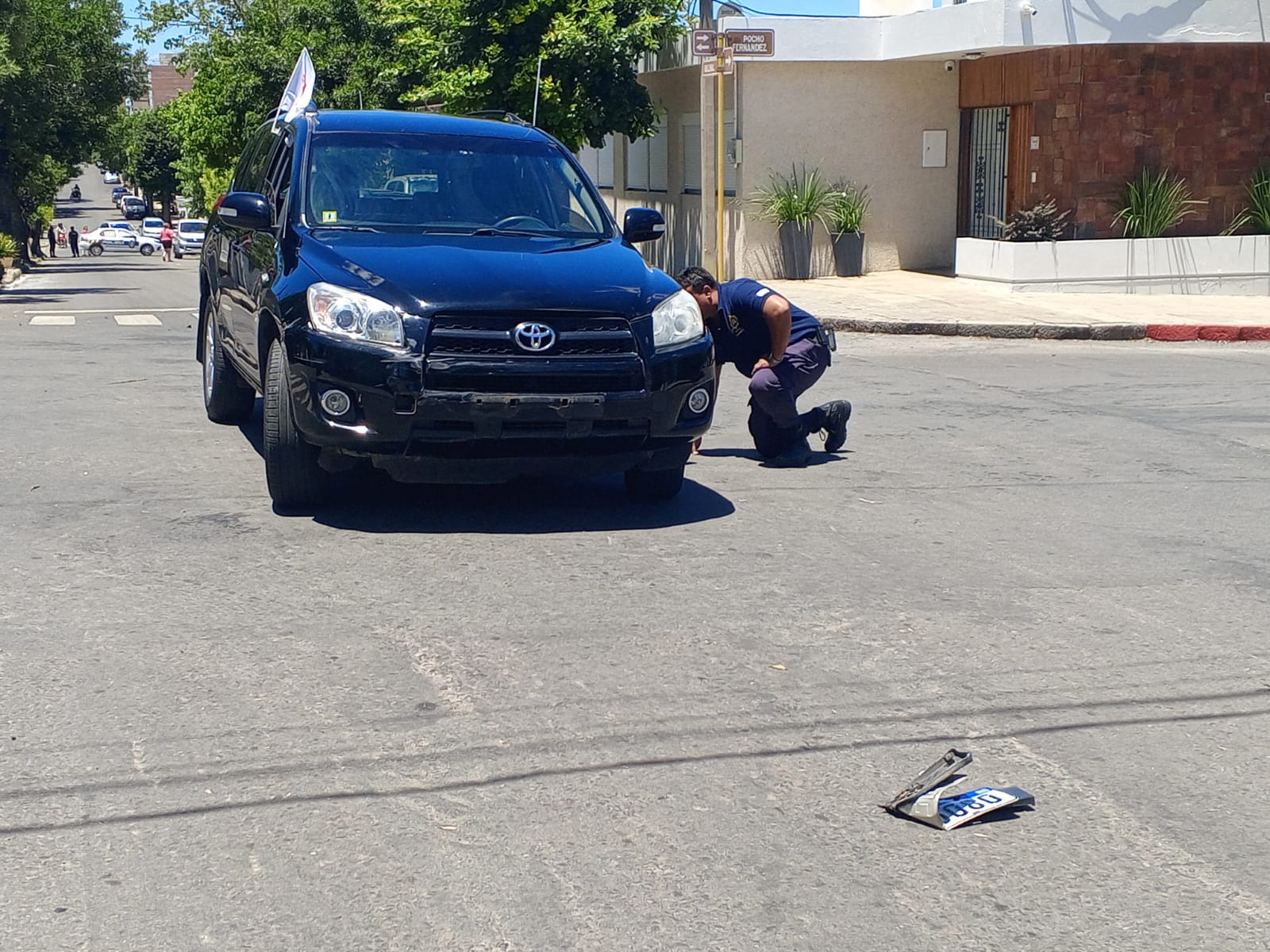 Choque entre camioneta y moto en esquina de Pocho Fernández y Gallinal1