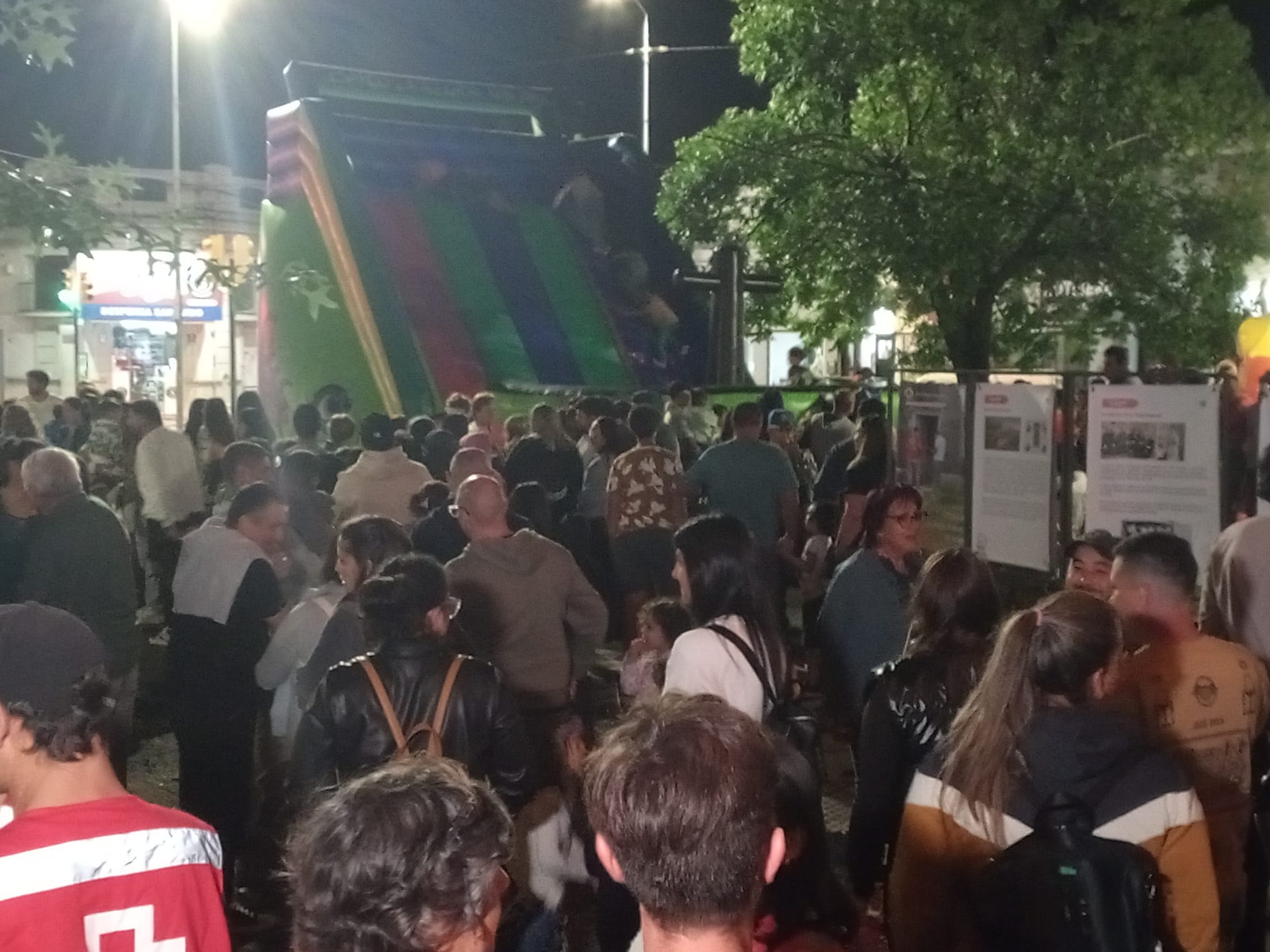 Cientos de niños disfrutaron de la fiesta de Reyes en Plaza Artigas1