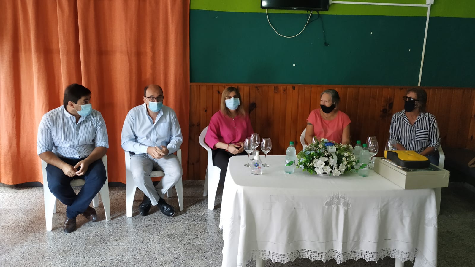 Complejo OC10 cuenta con un Desfibrilador Externo Automático 3