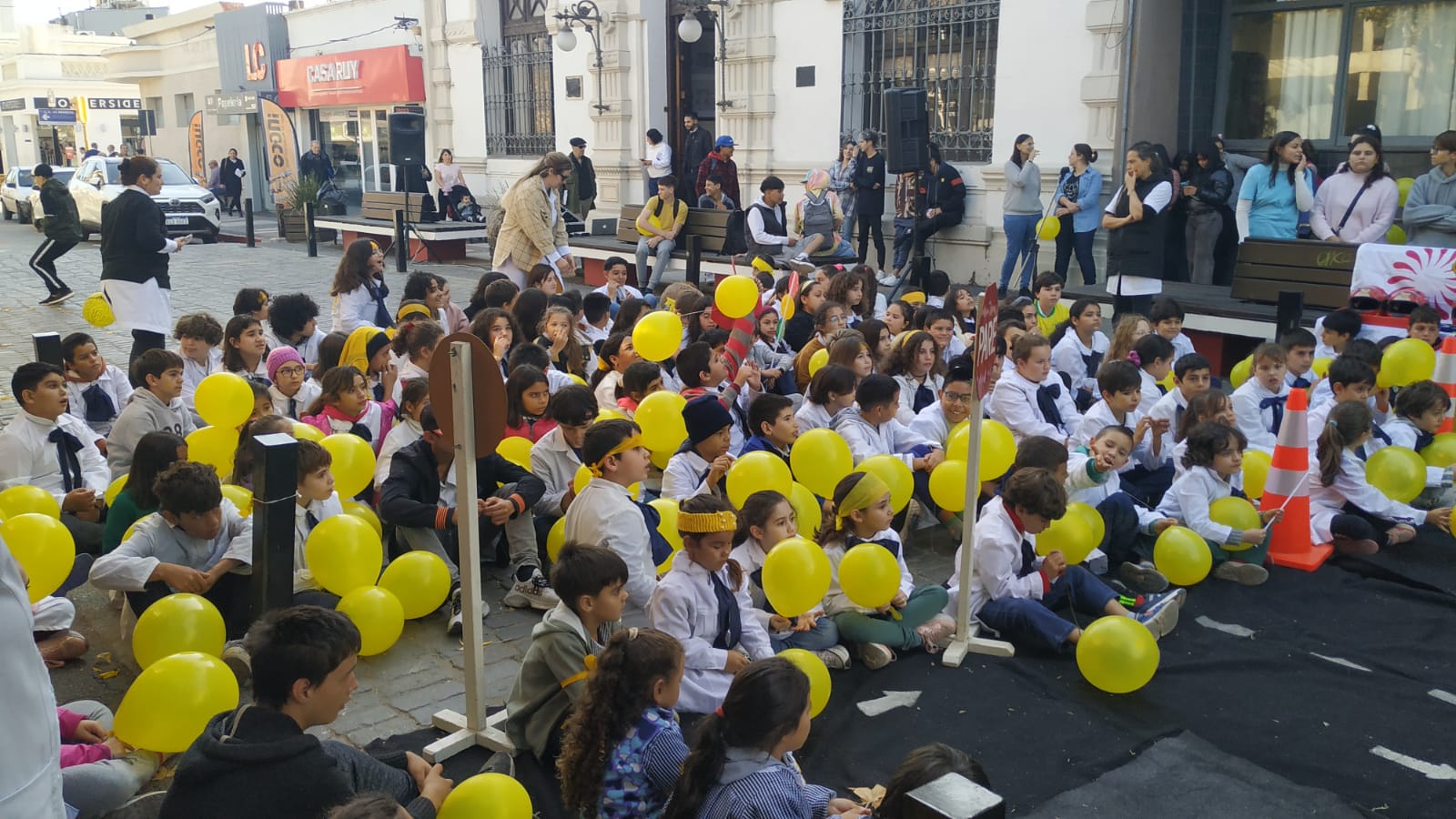 Concientización sobre tránsito Escolares marcharon por el centro de la ciudad 6