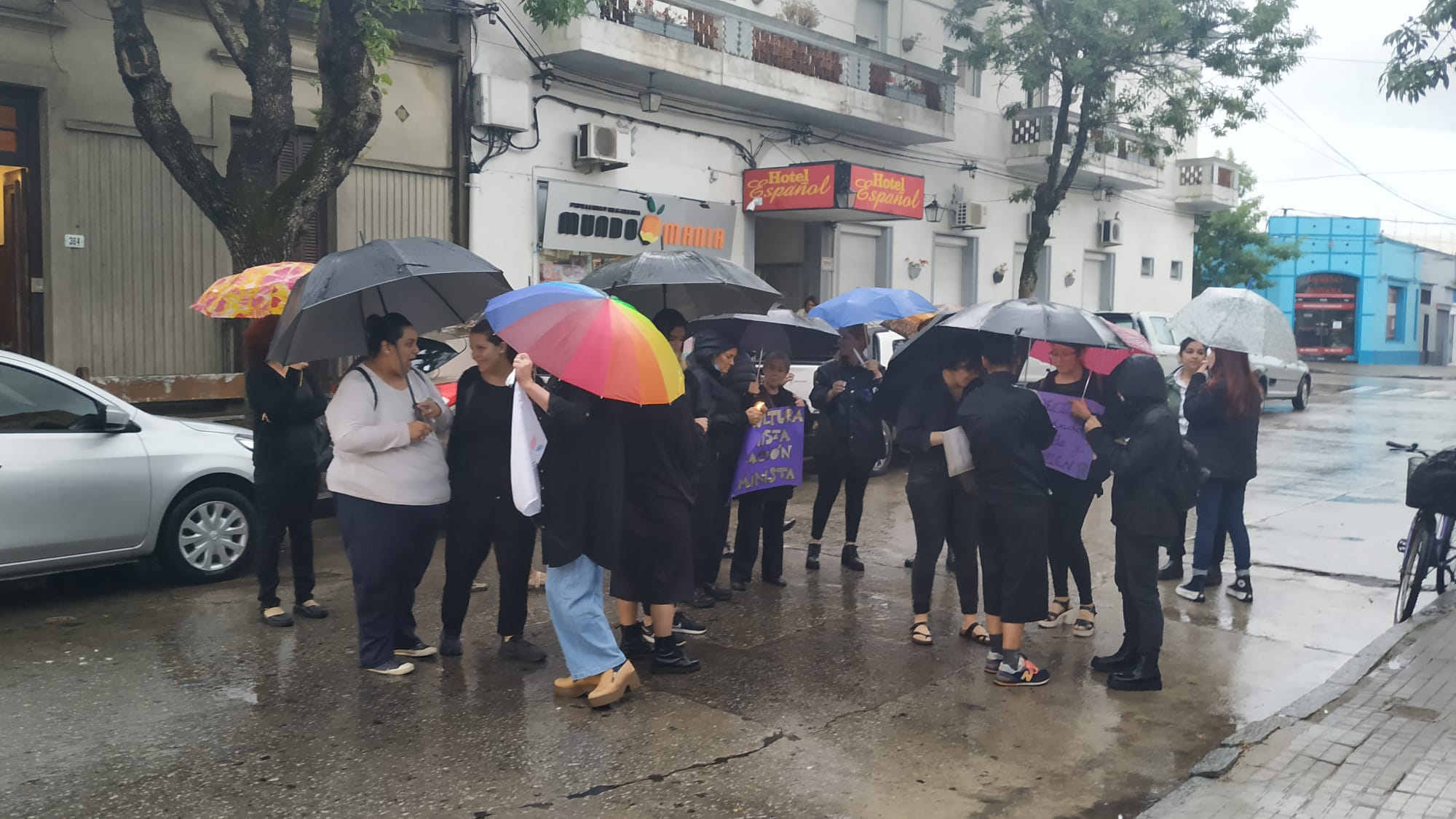Coordinadora 8M Florida realizó actividad frente a la casa donde vivió Delmira Agustini 4
