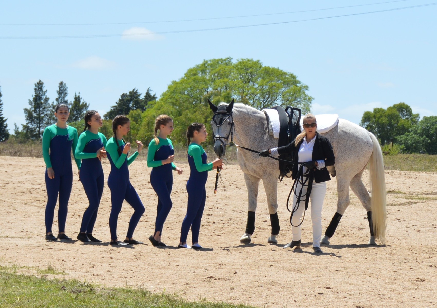 DESTREZA SOBRE EQUINOS EN CENTRO CRECER
