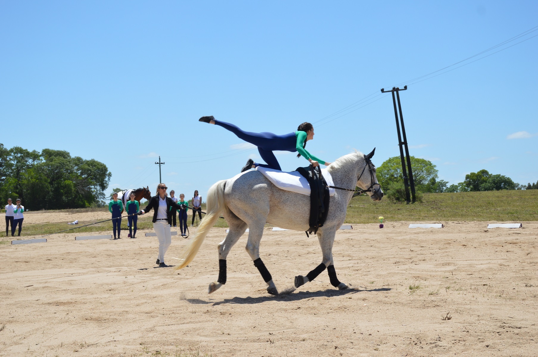 DESTREZA SOBRE EQUINOS EN CENTRO CRECER 3
