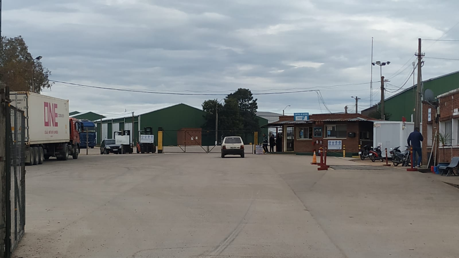 Delegación de China recorre nuevas instalaciones de Zona Franca Florida 2