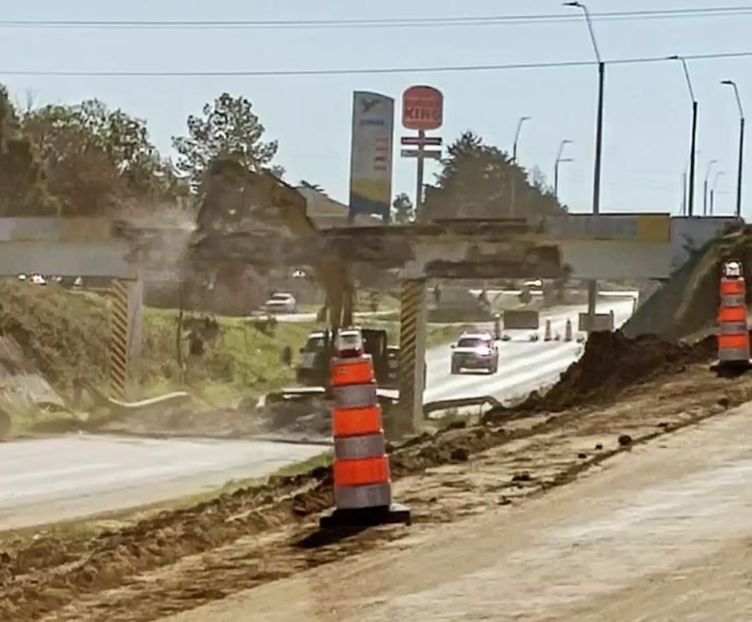 Demuelen histórico puente ferroviario por obra de doble vía ruta 5