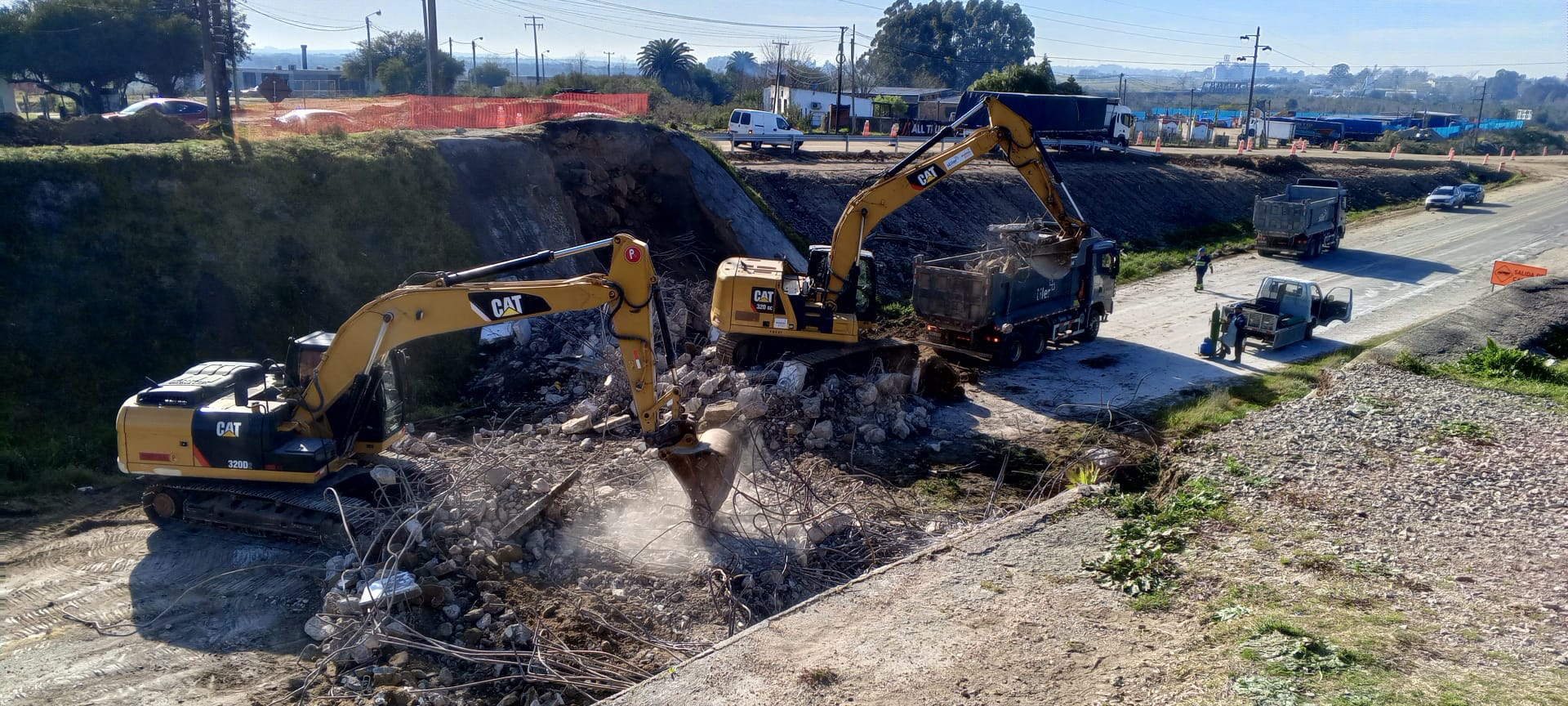 Demuelen histórico puente ferroviario por obra de doble vía ruta 5 2