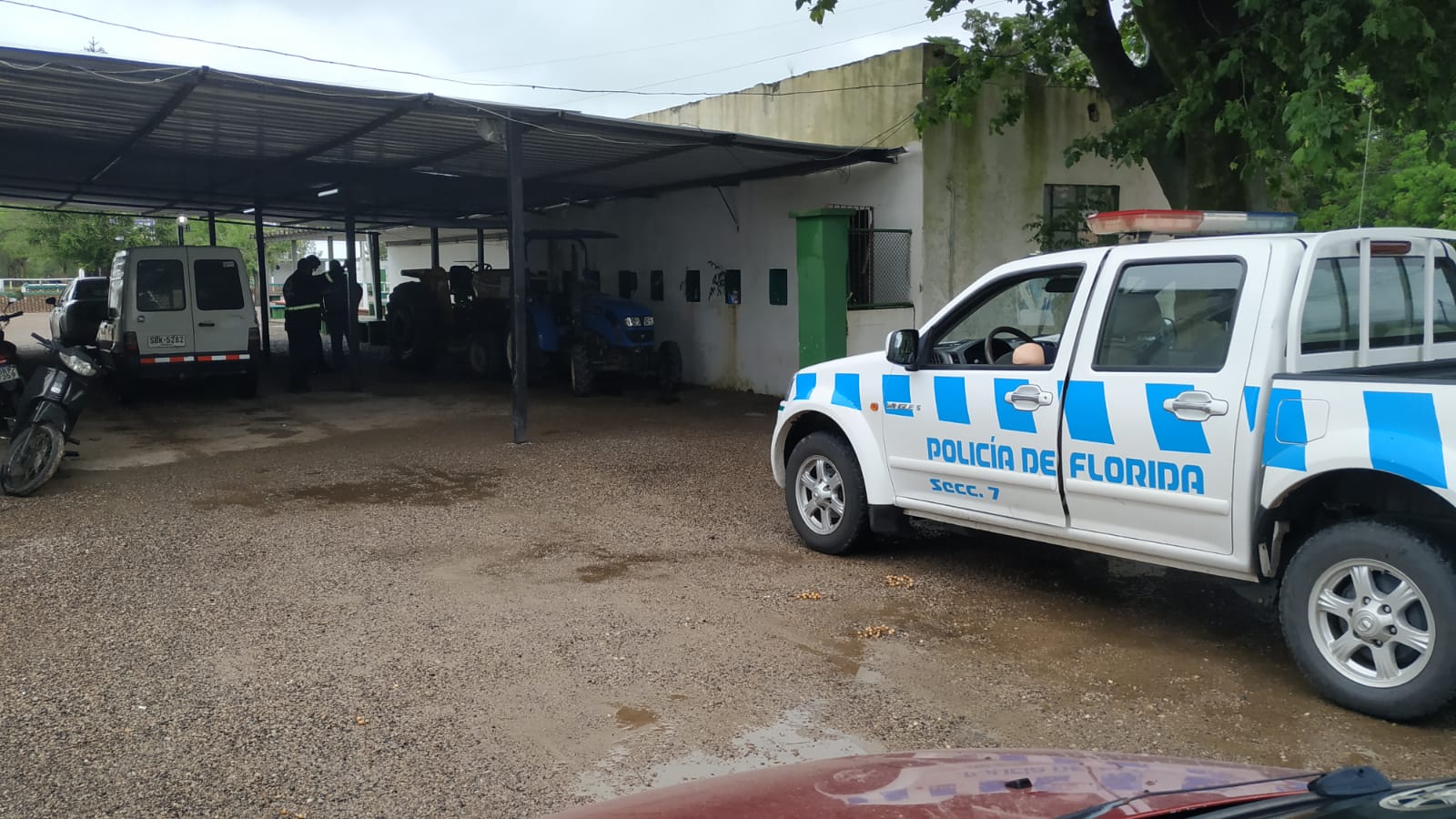 Destrozan tractores del Hipódromo Irineo Leguisamo