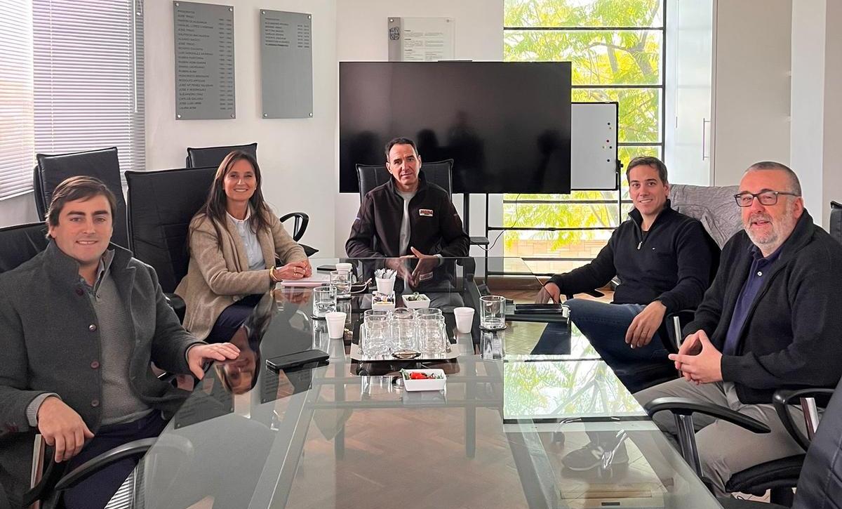 Diputados de nuestro departamento se reunieron con directiva del CCIF