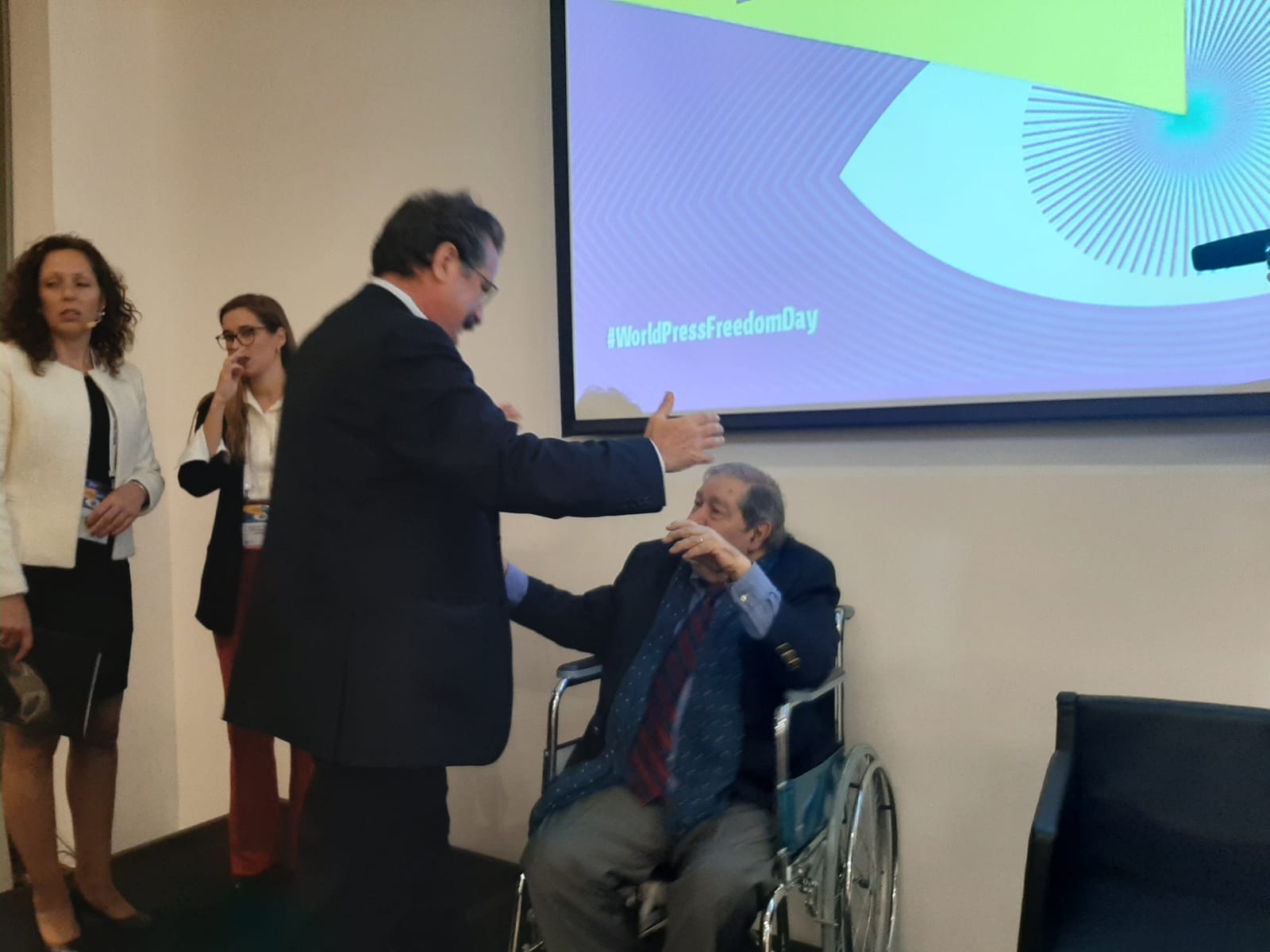 El periodista Danilo Arbilla fue homenajeado en la Conferencia Global de Libertad de Prensa