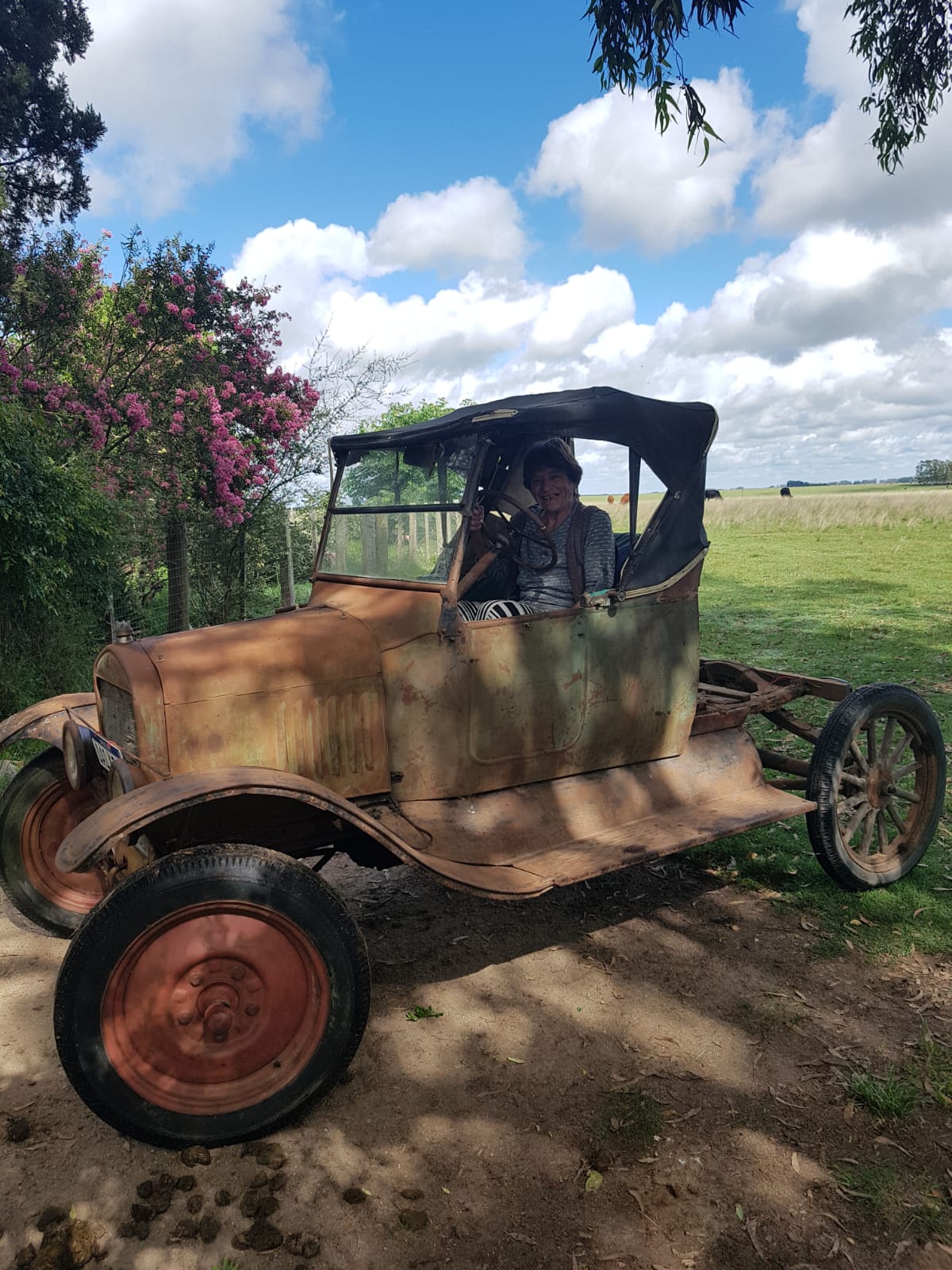 Familia floridense se despidió de una histórica cachila Ford T de casi 100 años. 7