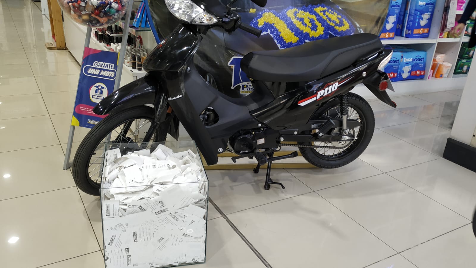 Farmacia Pasteur regaló la décima moto