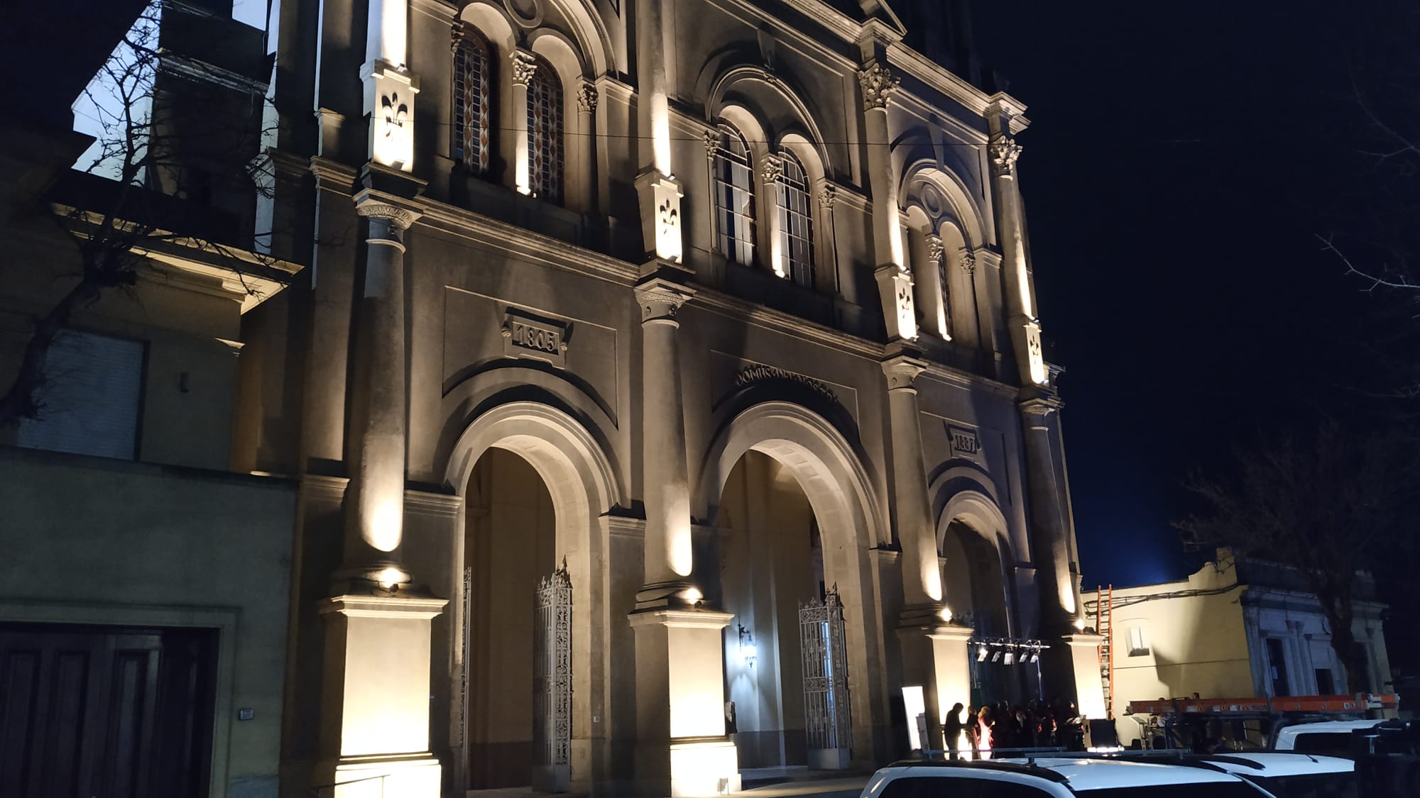 Fue inaugurada la iluminación de la fachada de la Catedral Basílica