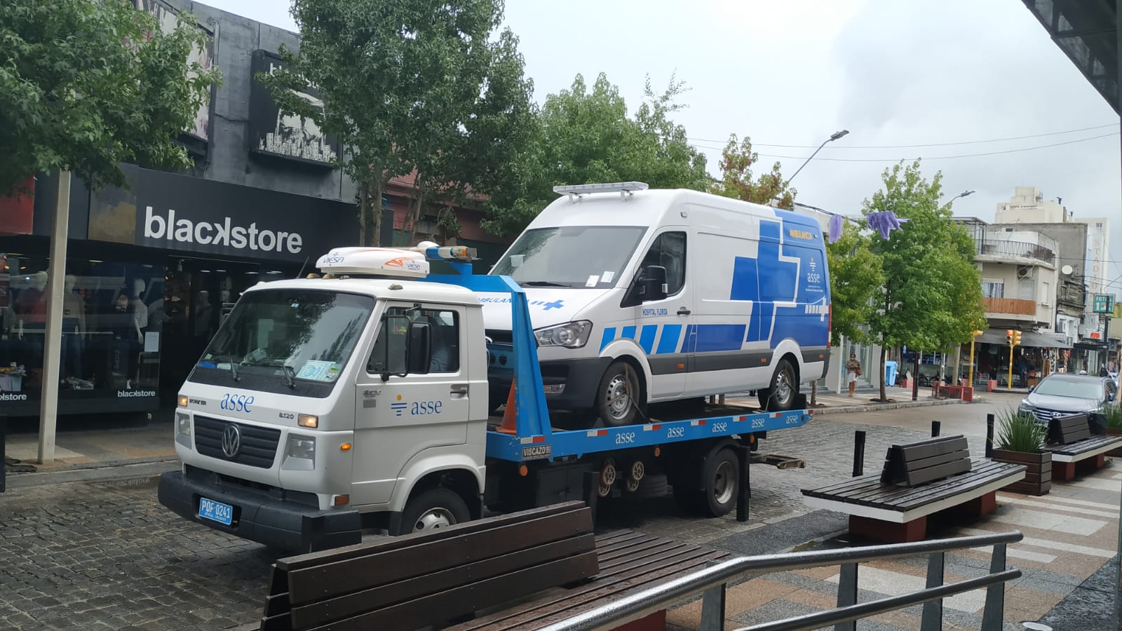 Hospital Florida cuenta con nueva ambulancia