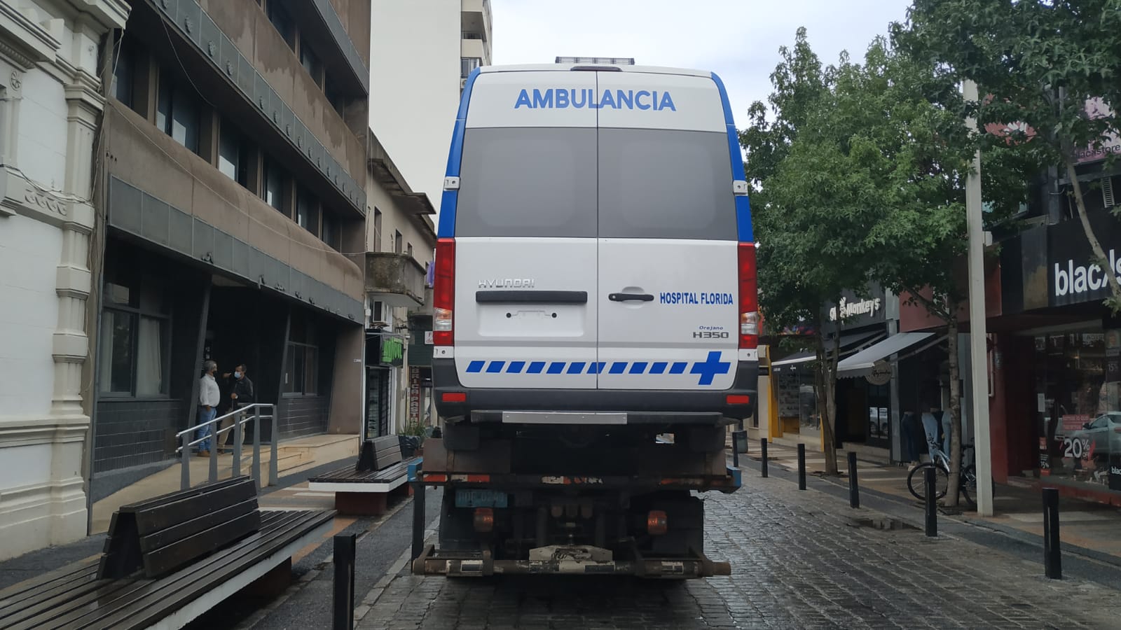 Hospital Florida cuenta con nueva ambulancia 2