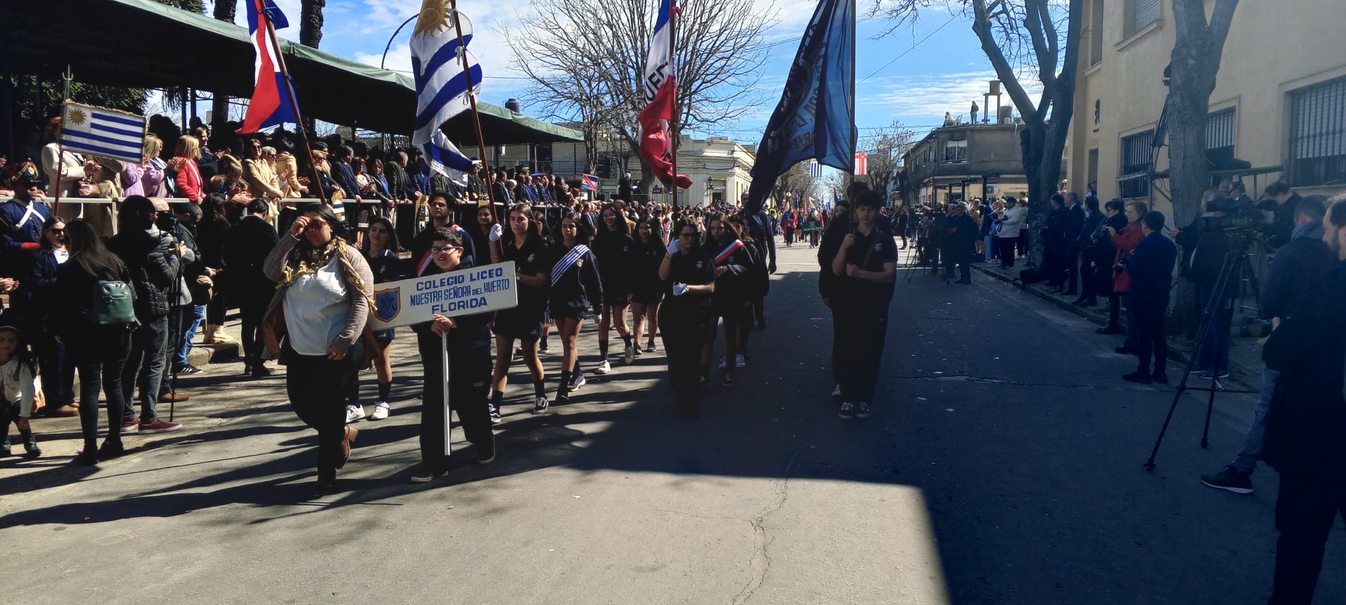 Declaratoria de la Independencia Imágenes del desfile cívico militar 19