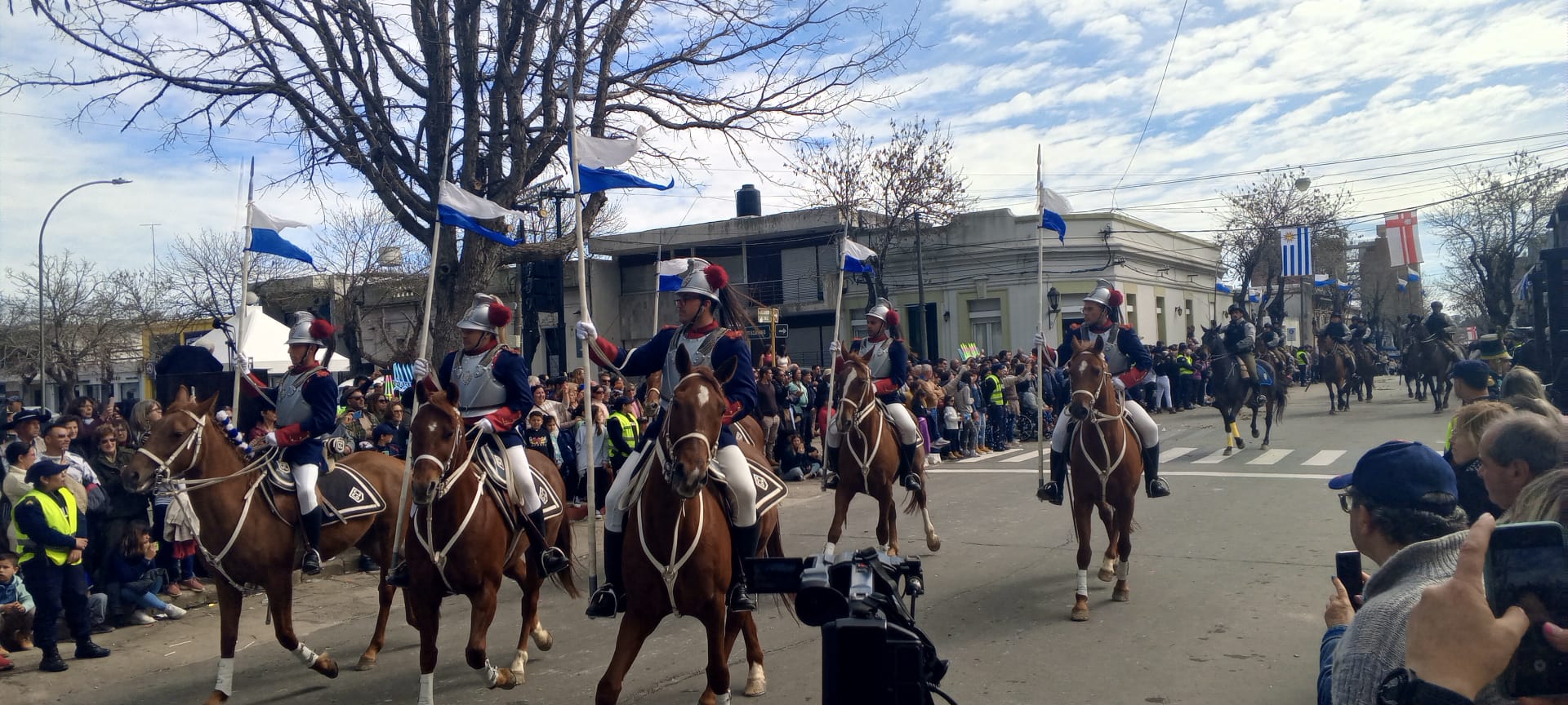 Declaratoria de la Independencia Imágenes del desfile cívico militar 20