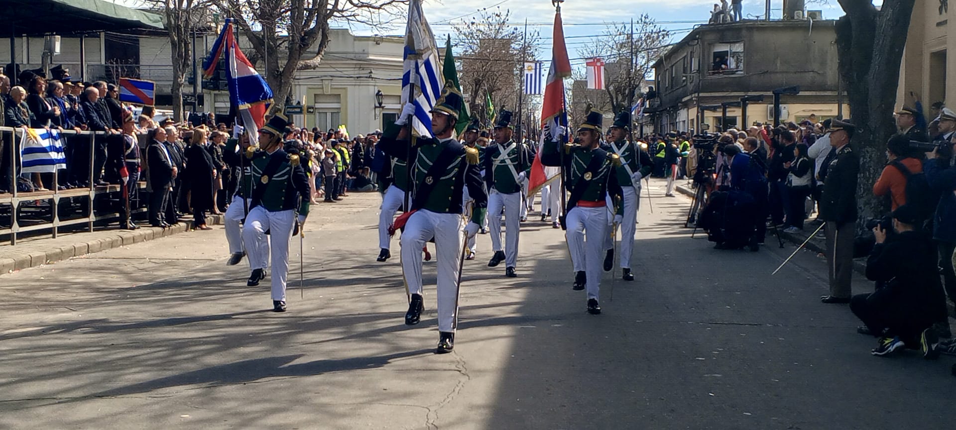 Declaratoria de la Independencia Imágenes del desfile cívico militar 25