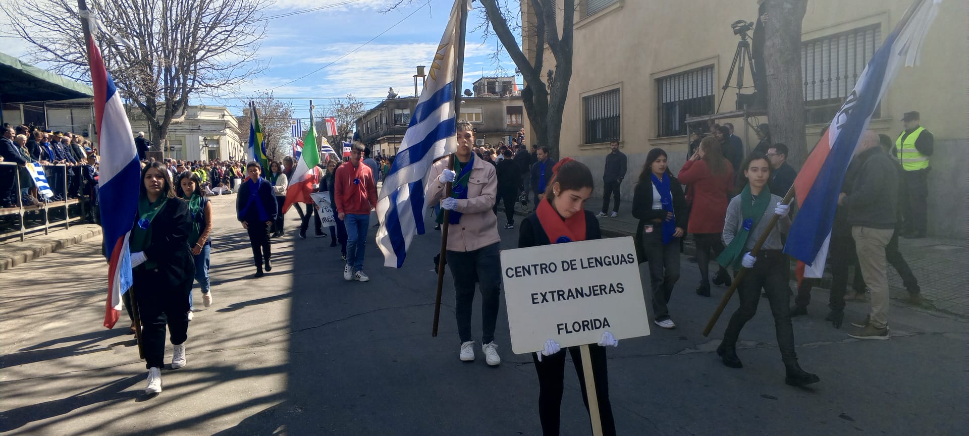 Declaratoria de la Independencia Imágenes del desfile cívico militar 27