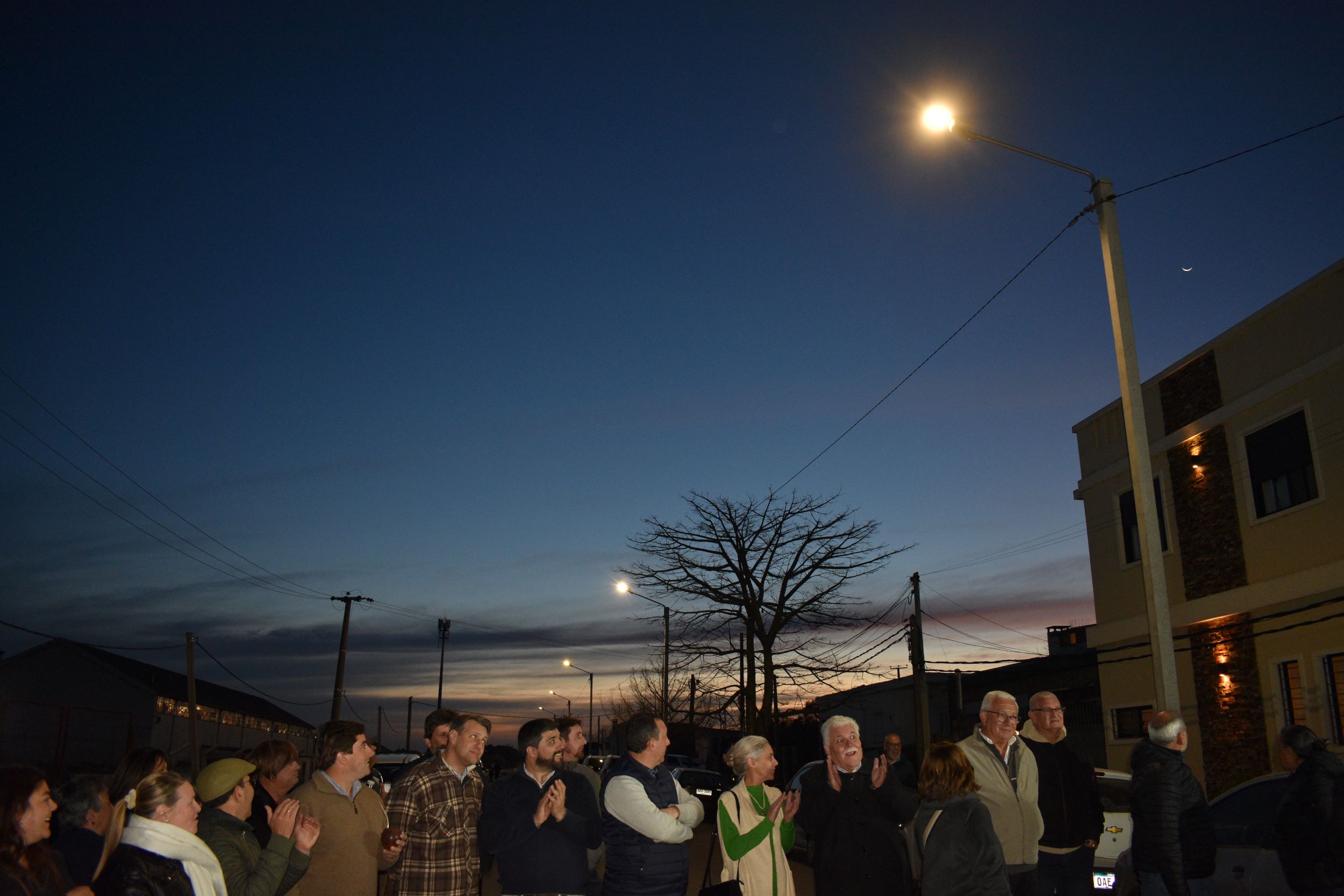 Inauguración de 35 nuevas luminarias led en calles de Florida
