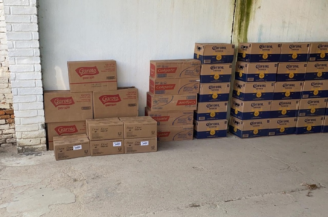 Incautan camioneta con contrabando. Conductor se dio a la fuga. 4