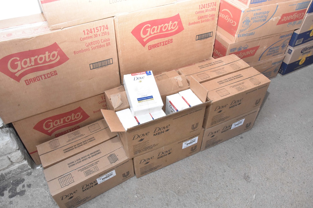 Incautan camioneta con contrabando