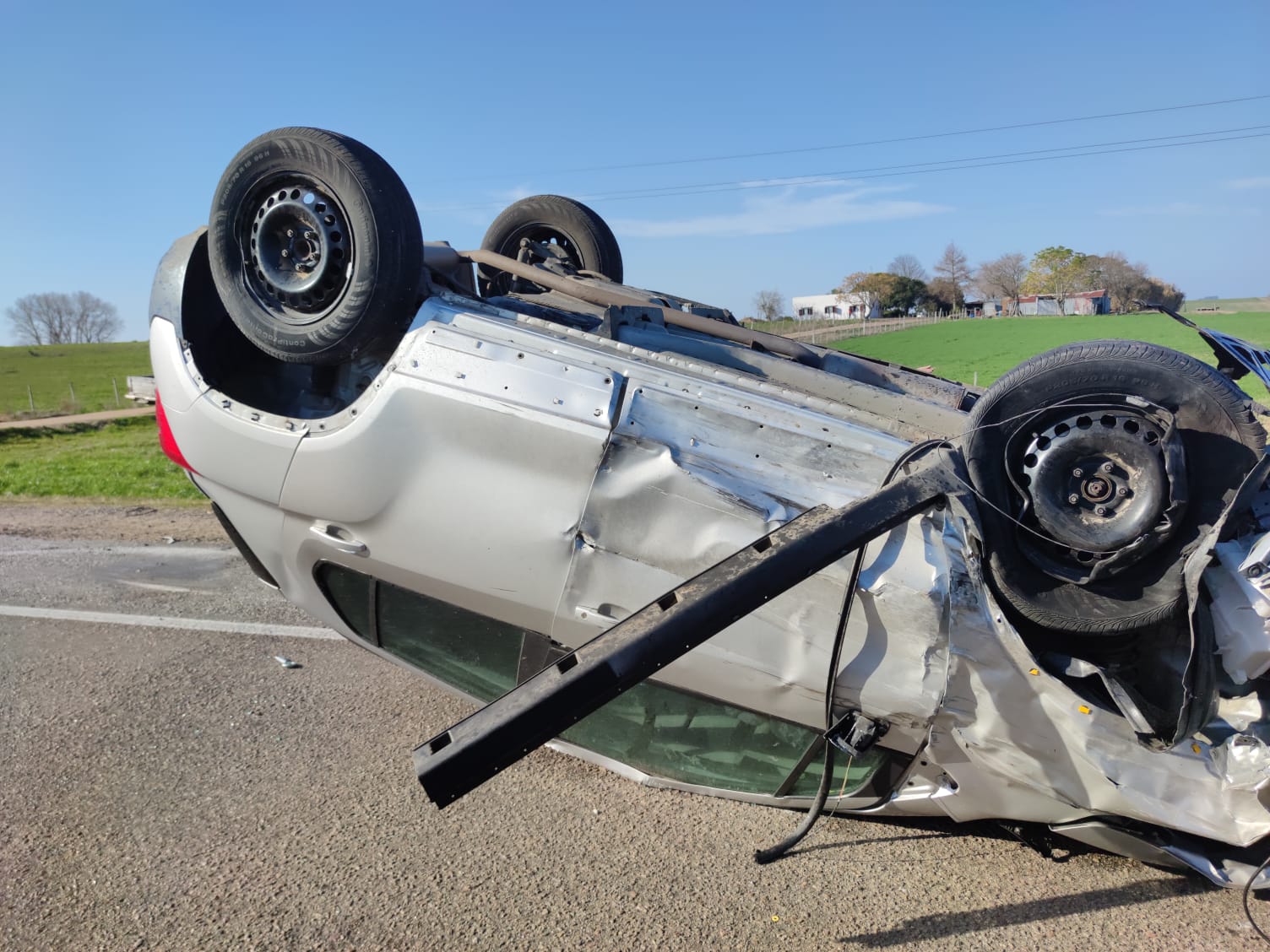 Ministro de Medio Ambiente Adrián Peña sufrió accidente en km 132 de ruta 5
